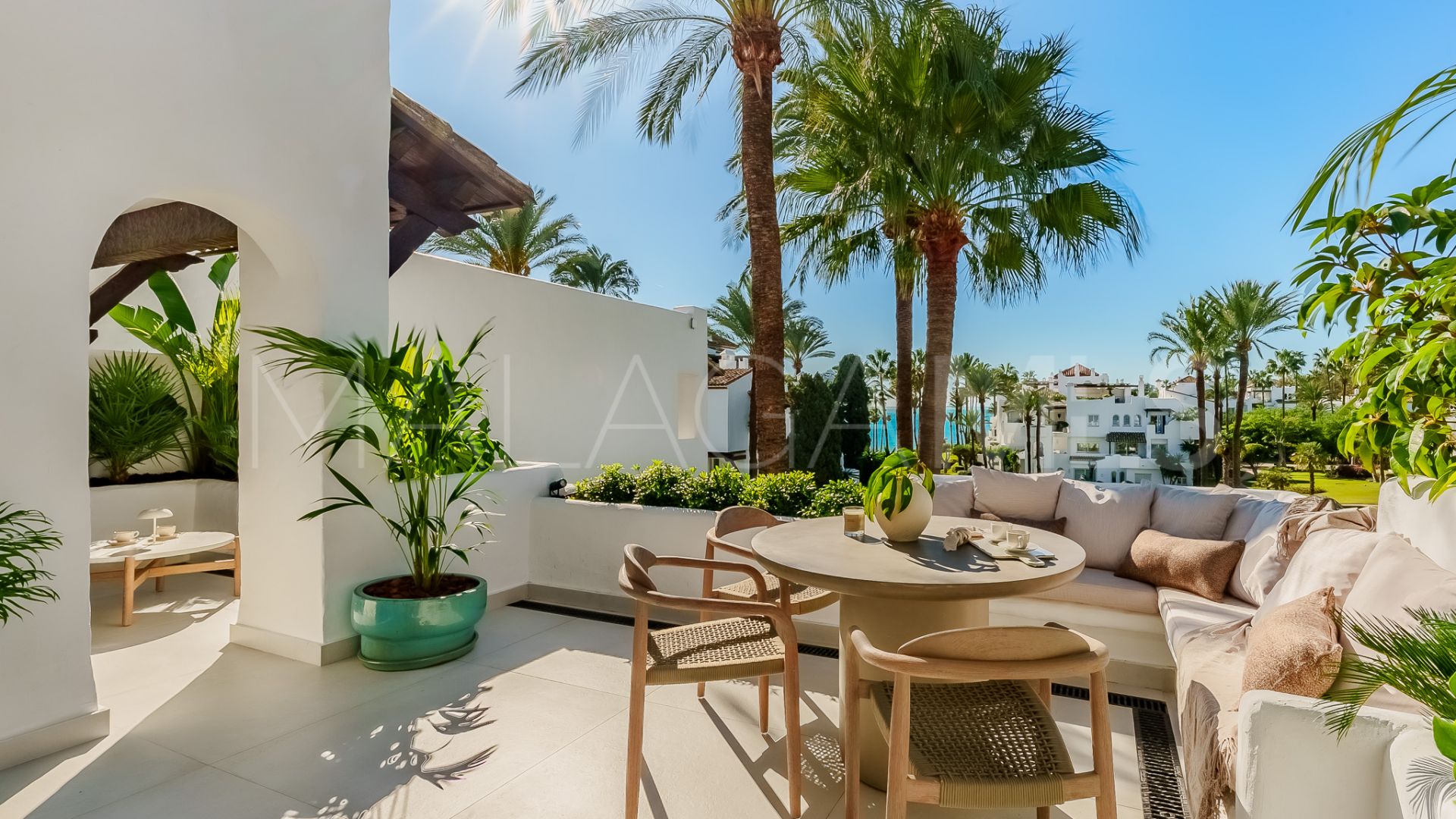 Takvåning for sale in Beach Side New Golden Mile