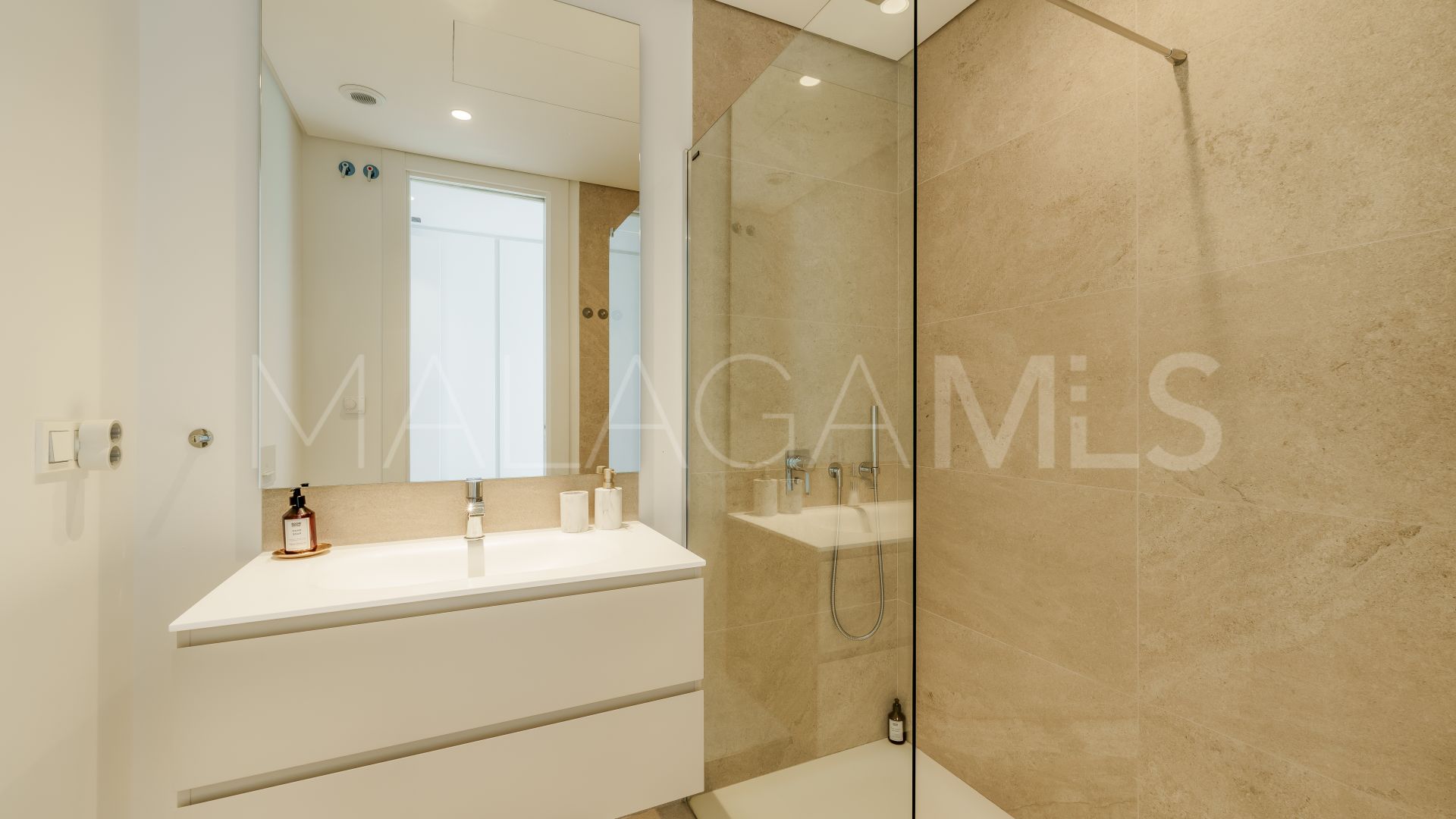 For sale La Quinta 3 bedrooms apartment