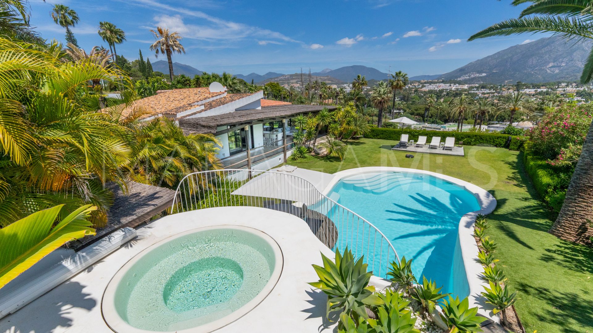 Chalet for sale in Las Brisas