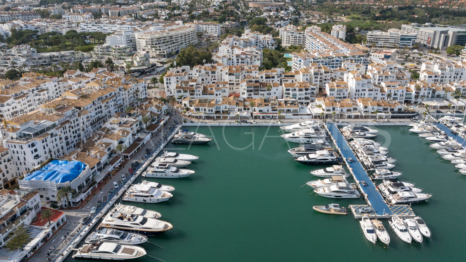 Lägenhet for sale in Marbella - Puerto Banus