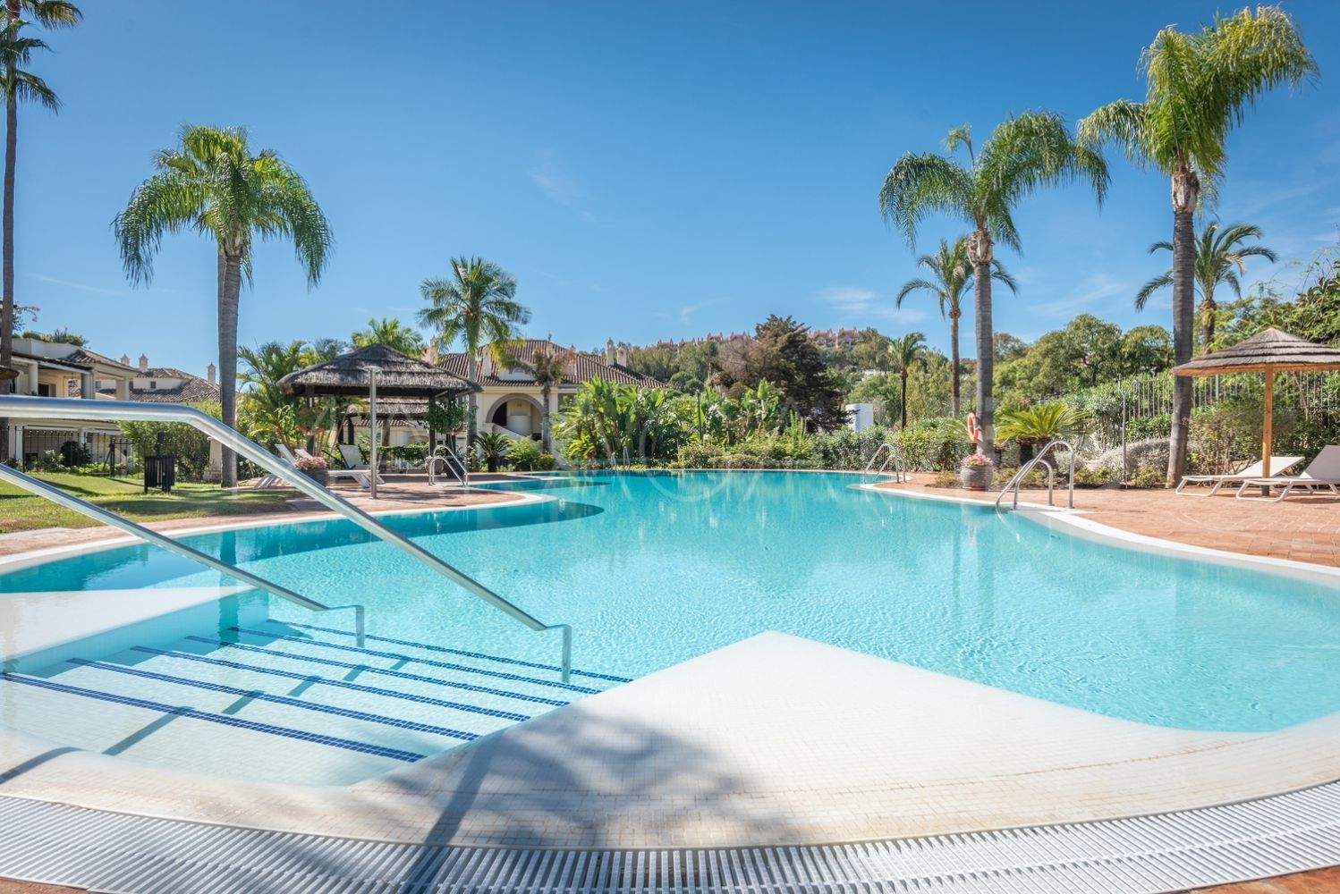 Nueva Andalucia 3 bedrooms penthouse for sale