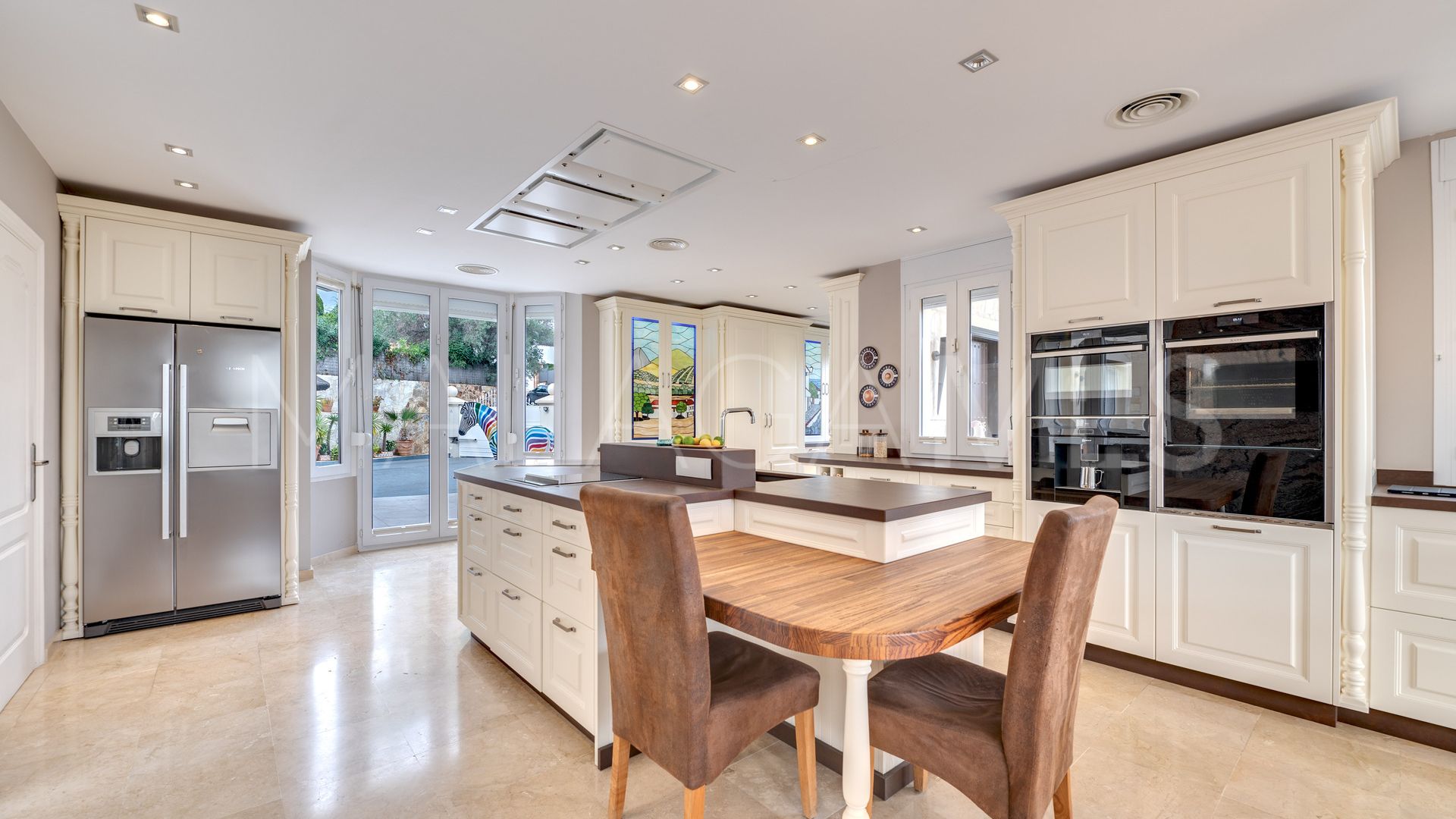 Chalet for sale in Elviria