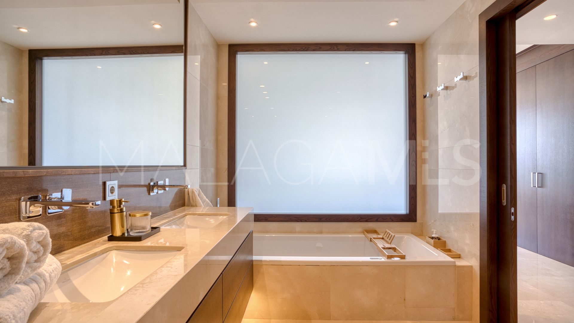 Apartment for sale in Sierra Blanca with 4 bedrooms