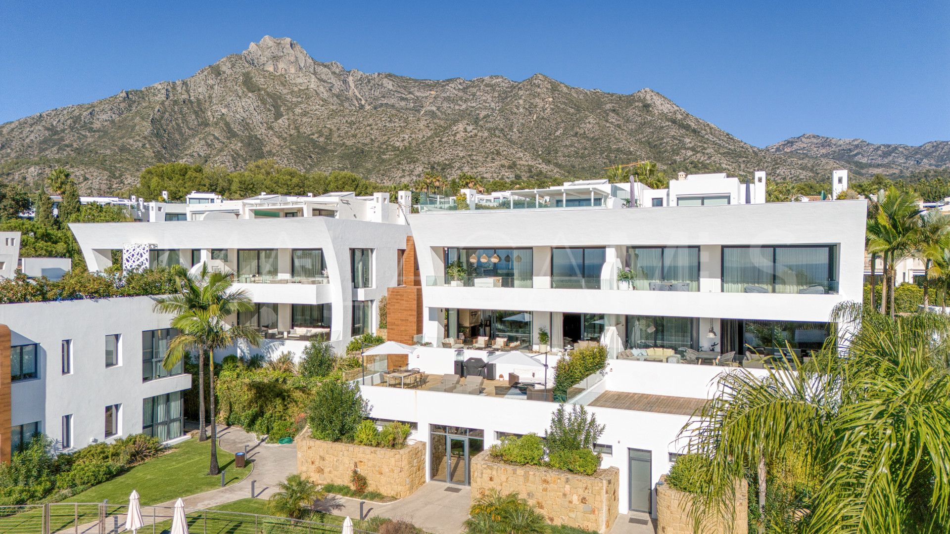 Apartment for sale in Sierra Blanca with 4 bedrooms