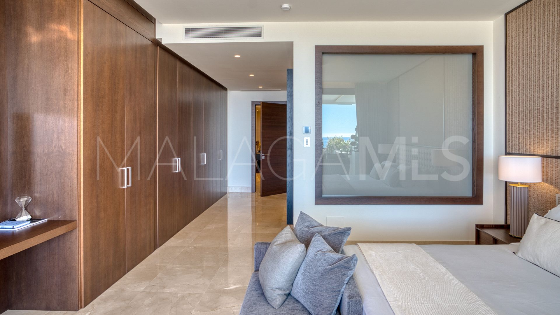 Apartment for sale in Sierra Blanca with 4 bedrooms