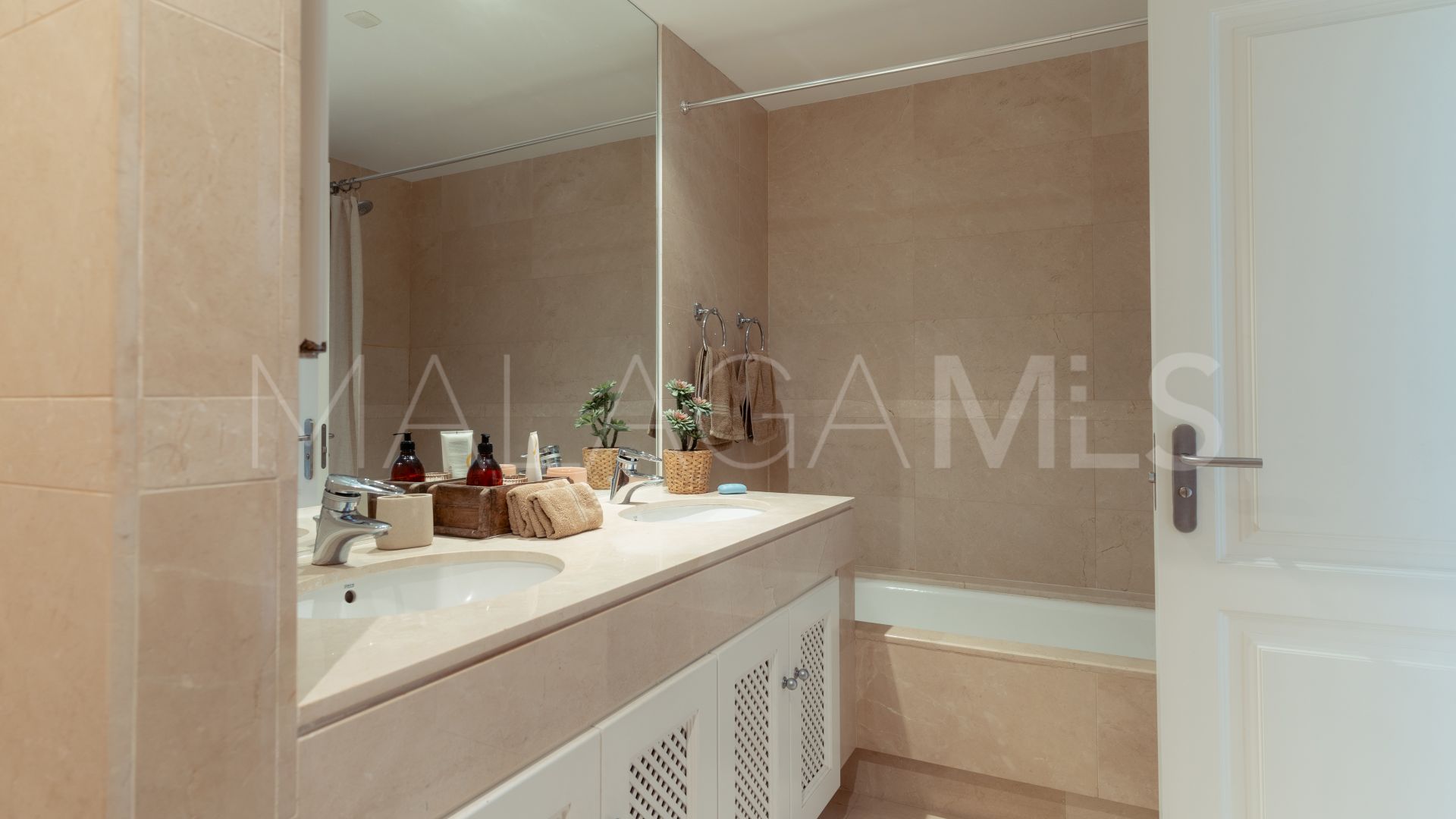 2 bedrooms apartment for sale in Nueva Andalucia