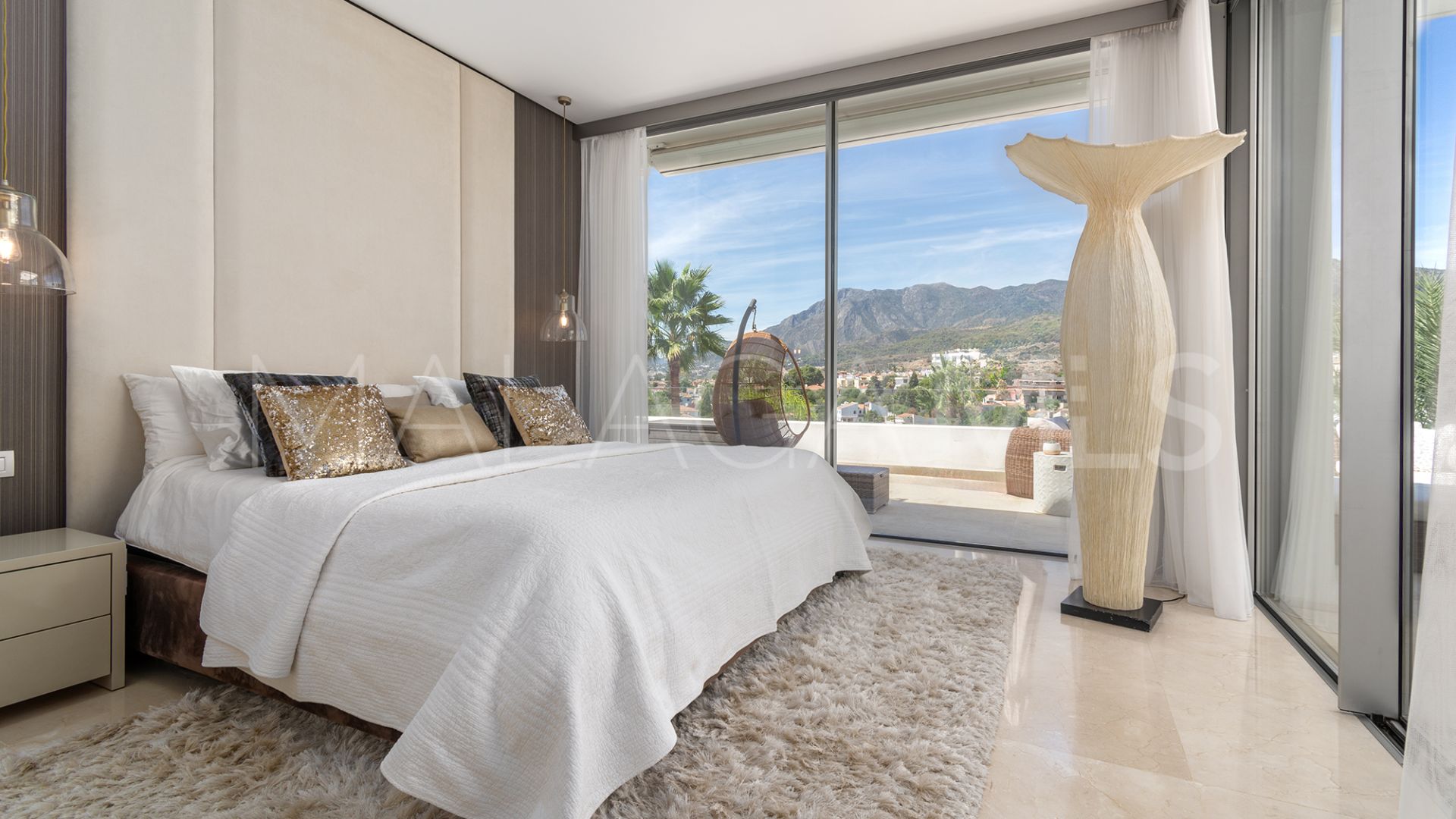 Buy chalet in Rio Real with 3 bedrooms