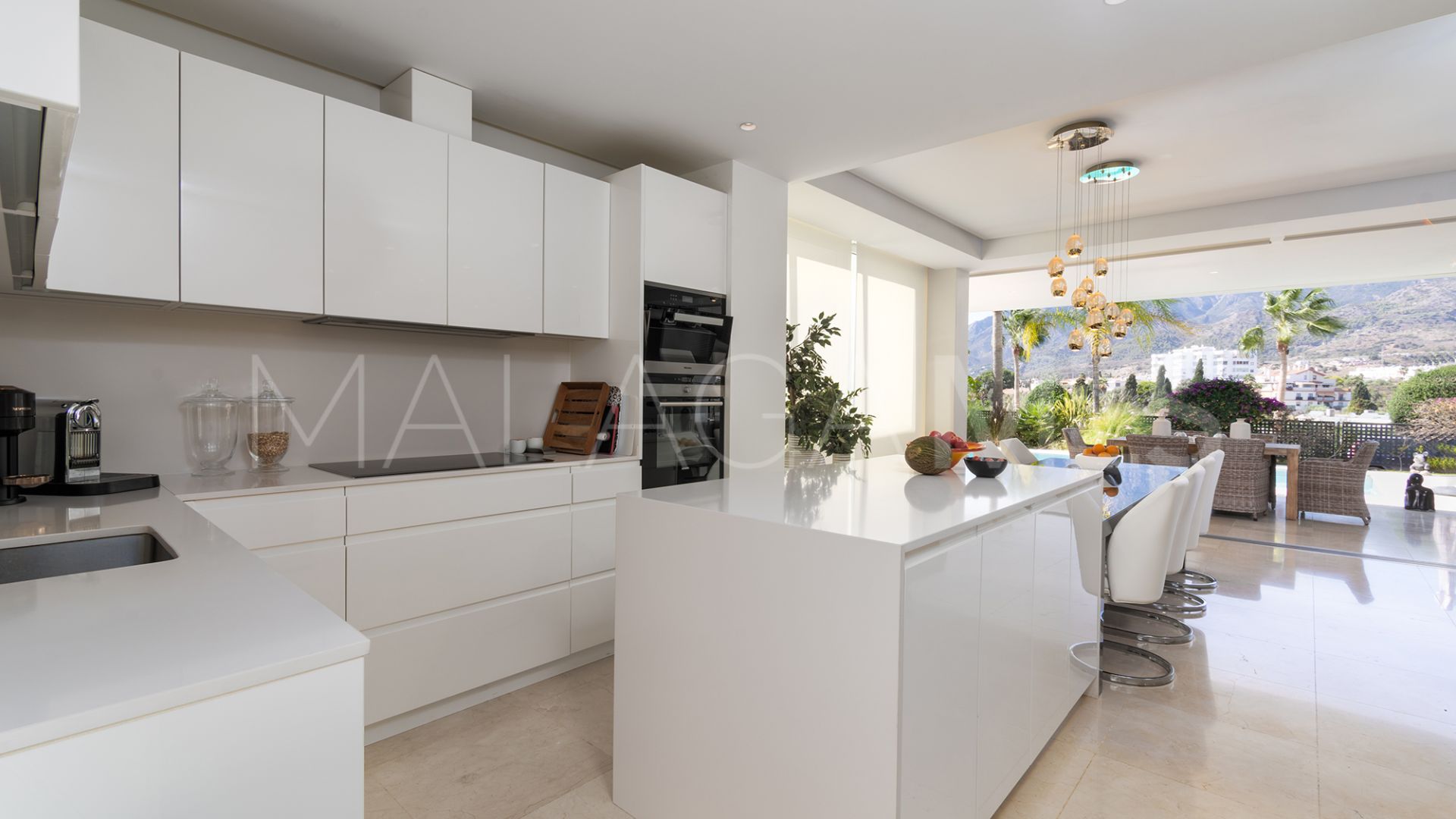 Buy chalet in Rio Real with 3 bedrooms
