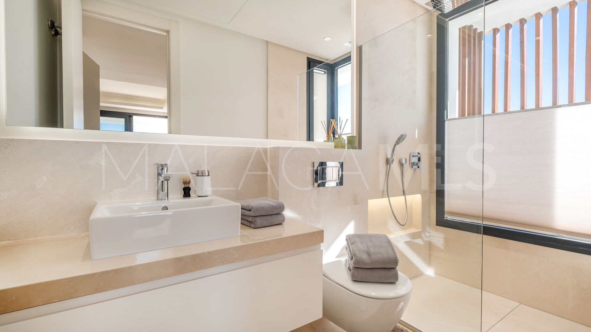 El Paraiso villa for sale