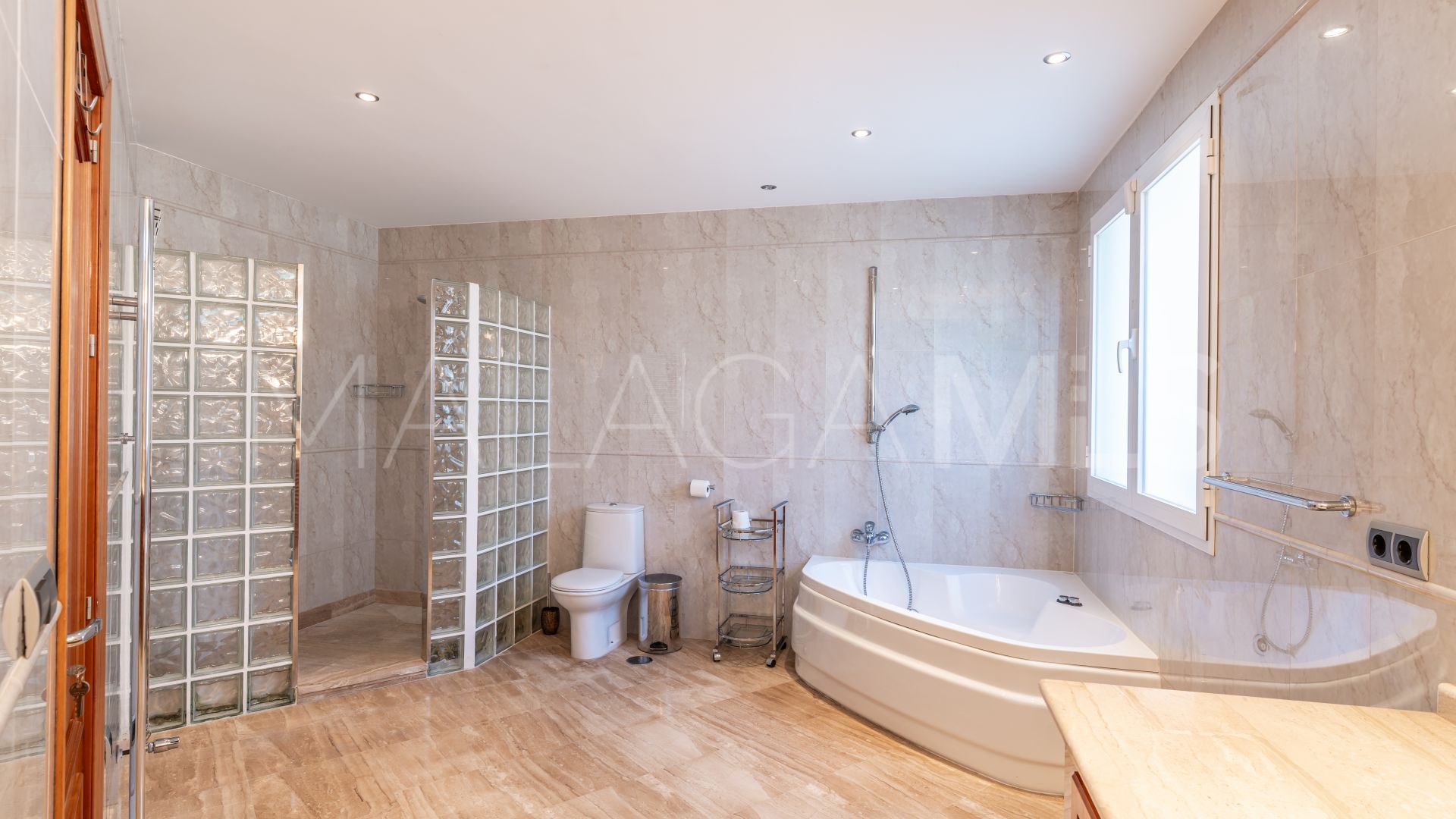 5 bedrooms chalet for sale in Puerto del Almendro