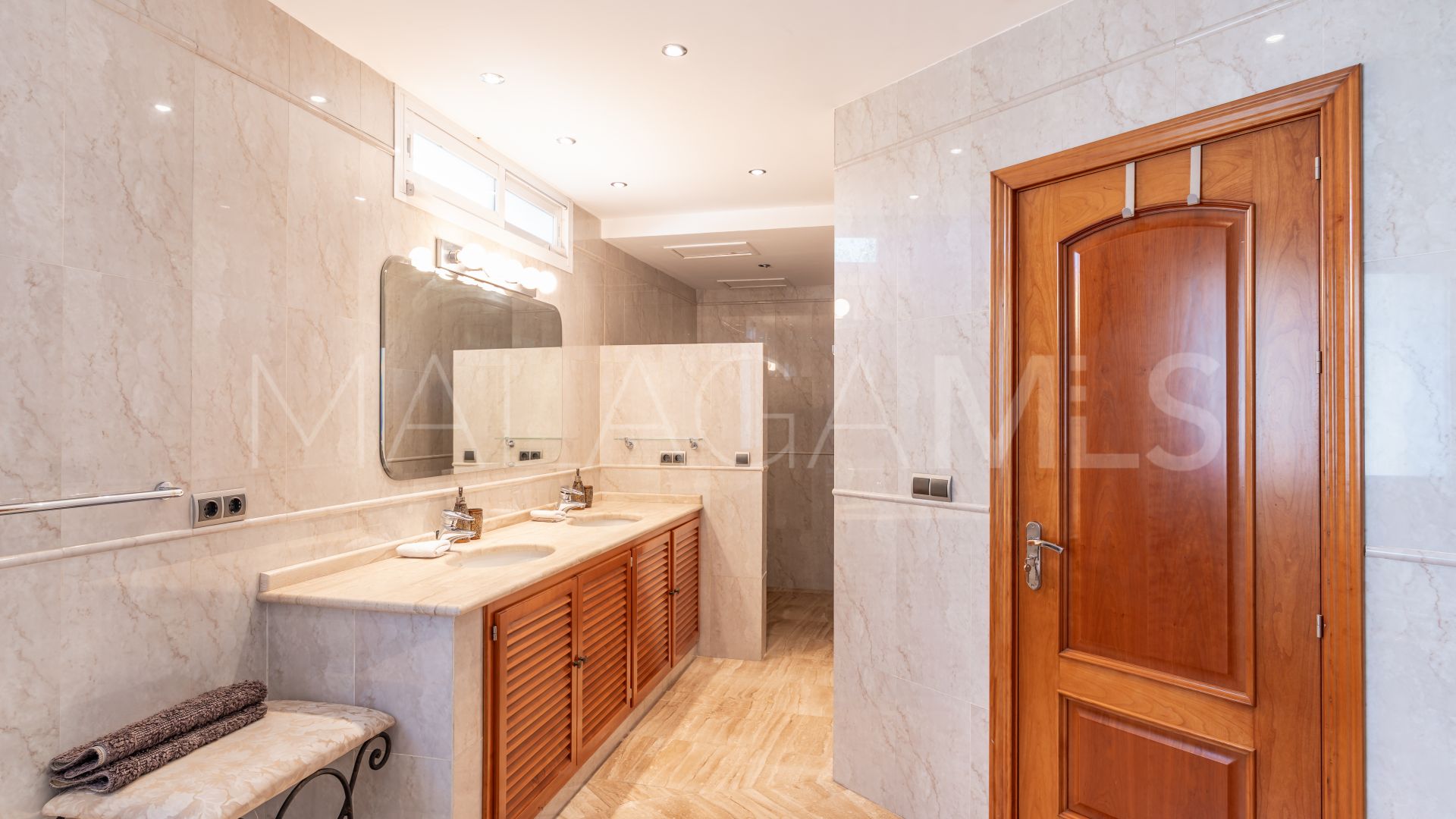 5 bedrooms chalet for sale in Puerto del Almendro