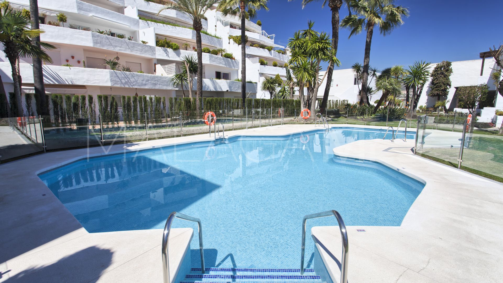 Ático for sale in Nueva Andalucia de 2 bedrooms