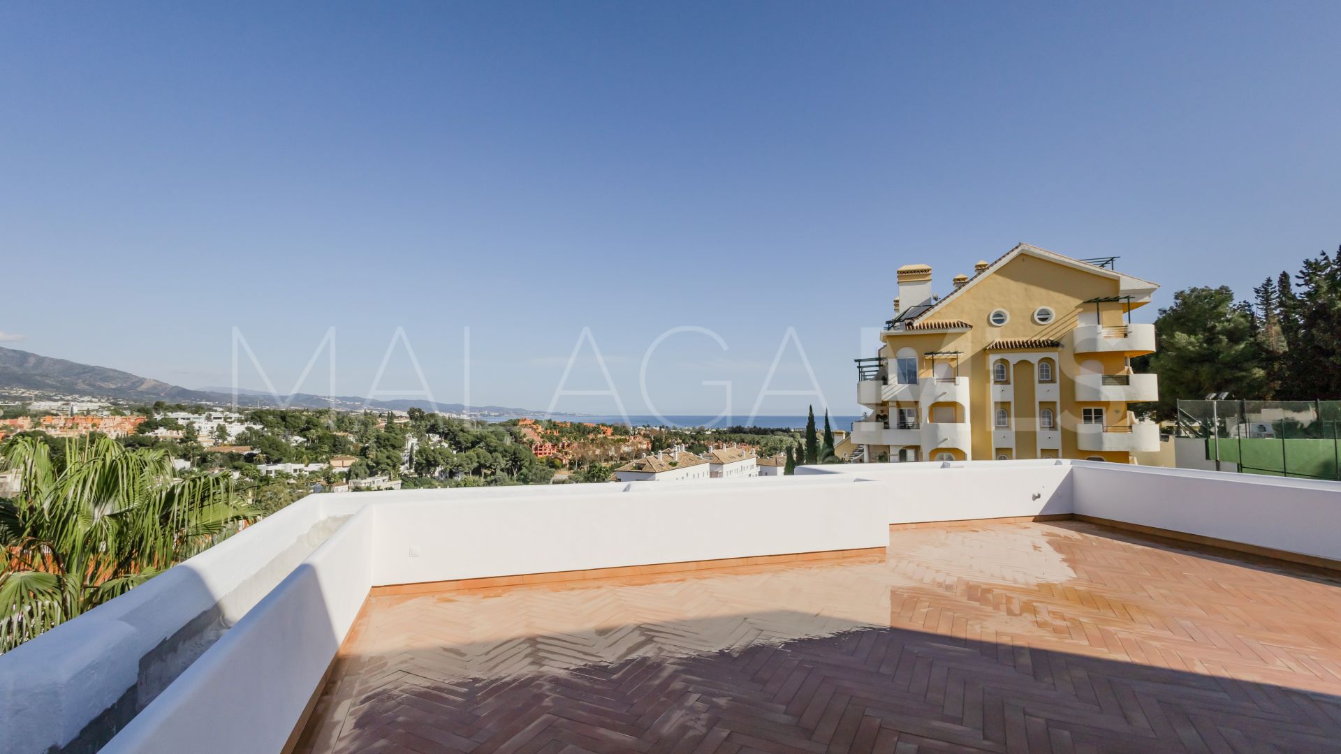 For sale apartment in Nueva Andalucia