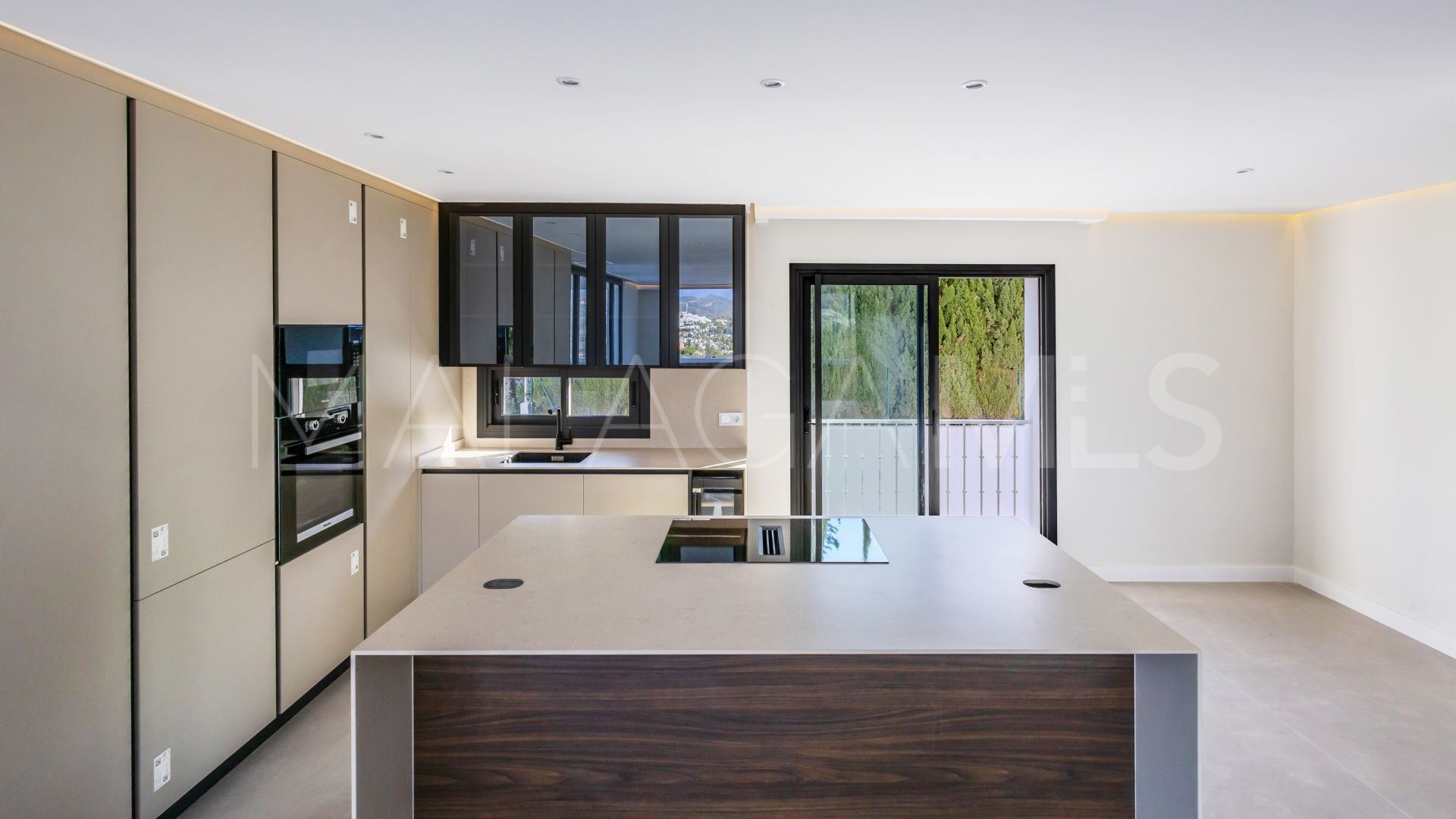 For sale apartment in Nueva Andalucia