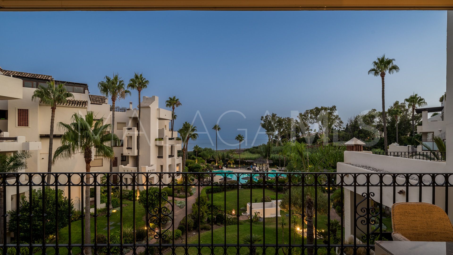 For sale apartment in Beach Side New Golden Mile with 3 bedrooms