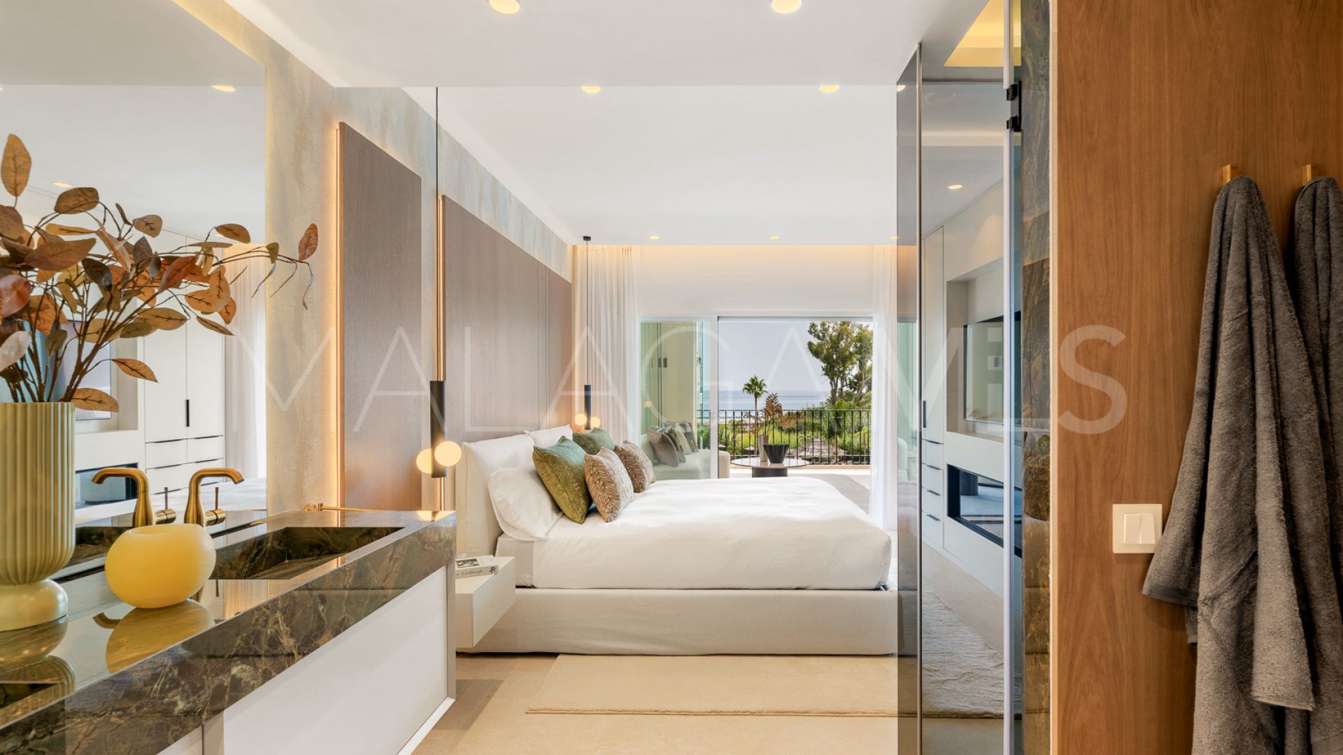 For sale apartment in Beach Side New Golden Mile with 3 bedrooms