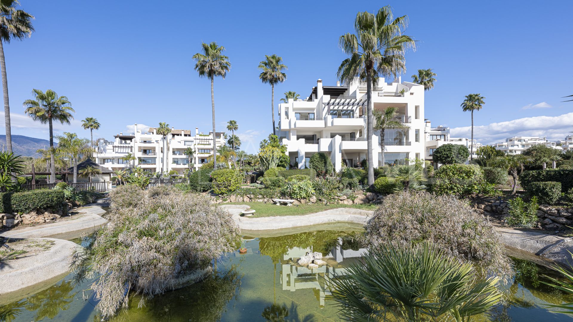 For sale apartment in Beach Side New Golden Mile with 3 bedrooms