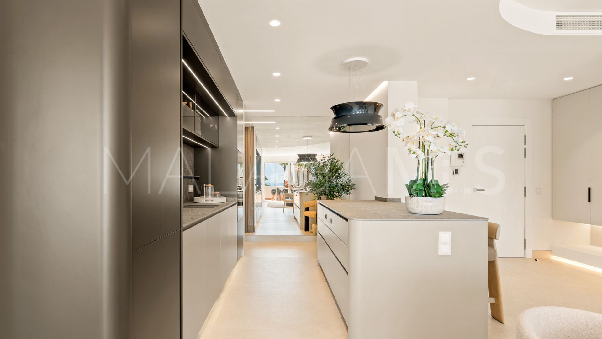 Penthaus for sale in Beach Side New Golden Mile