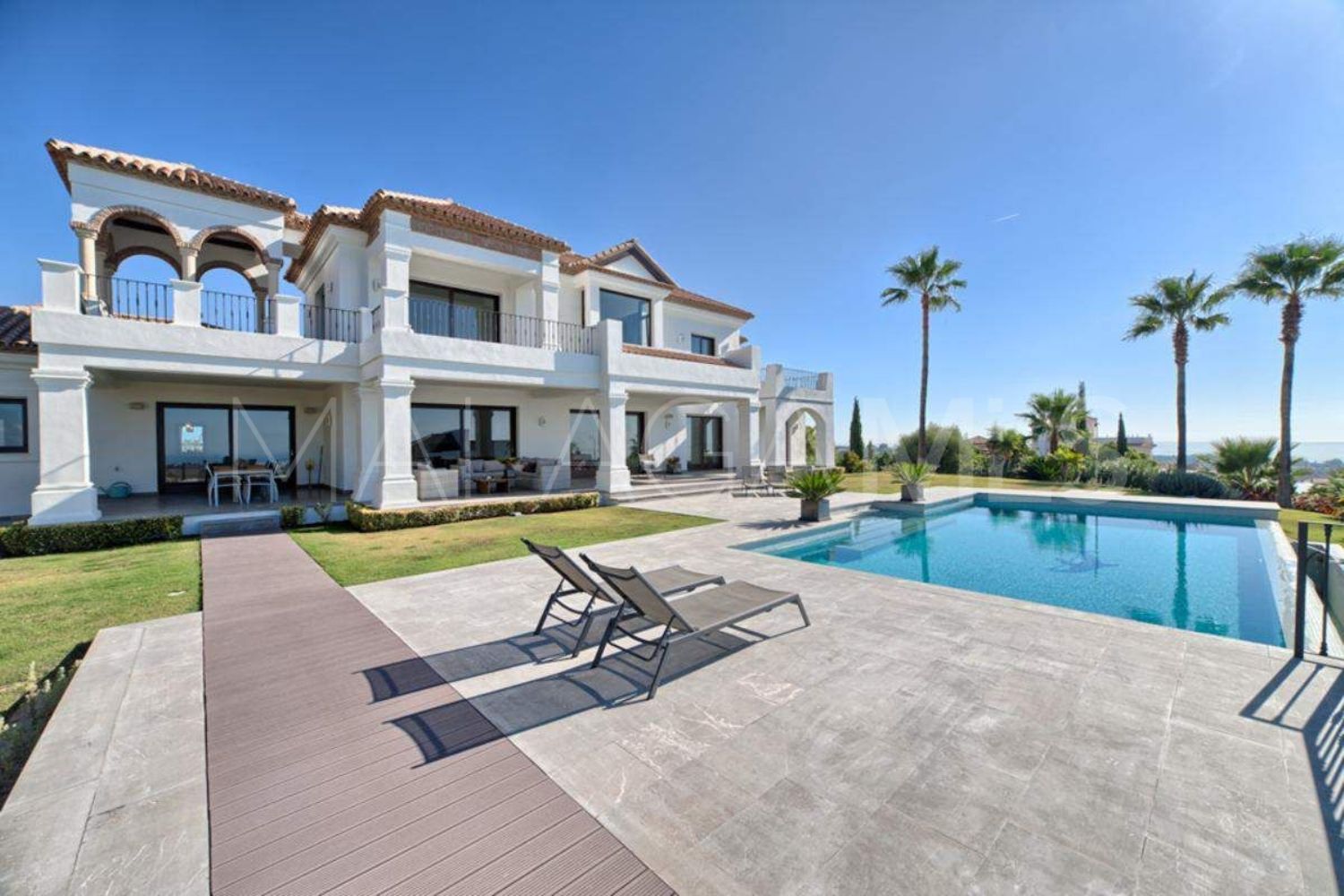 Chalet a la venta in Los Flamingos Golf with 6 bedrooms