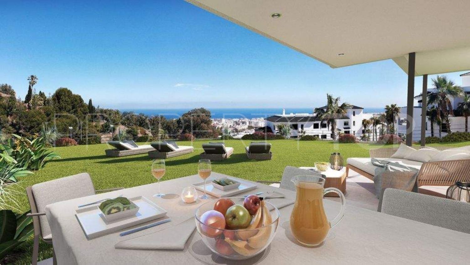 Apartment for sale in Los Reales - Sierra Estepona with 4 bedrooms