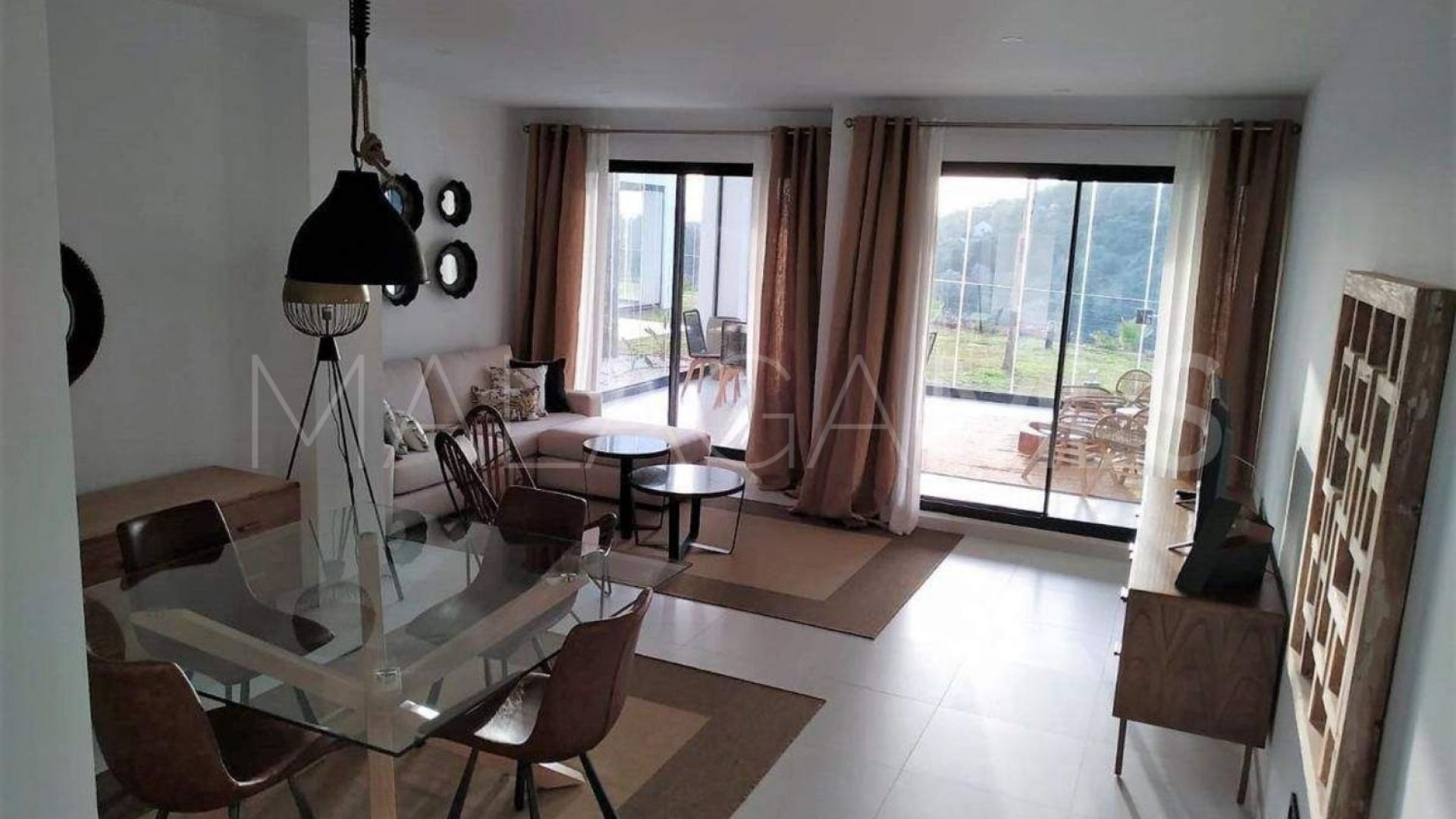 Penthouse with 2 bedrooms for sale in Los Reales - Sierra Estepona