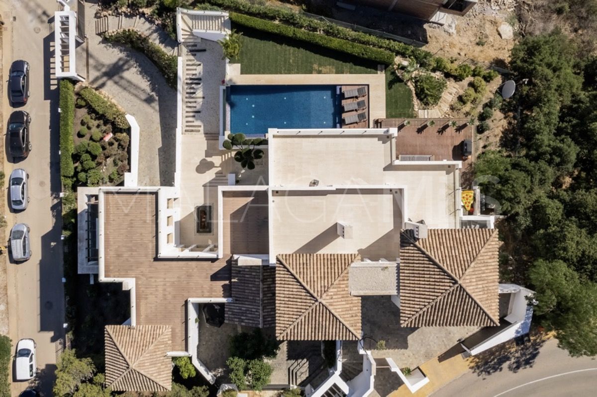 Buy villa in La Reserva de los Monteros