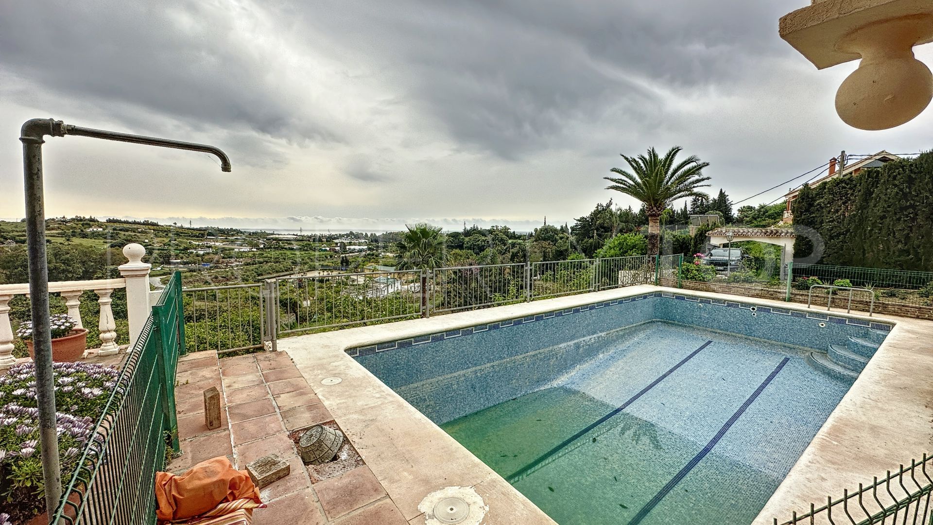 5 bedrooms Estepona country house for sale