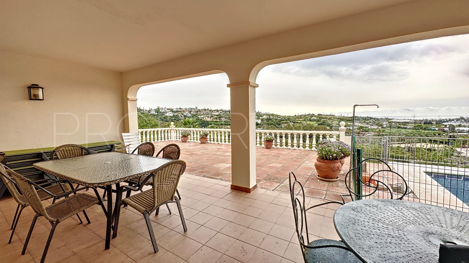 5 bedrooms Estepona country house for sale