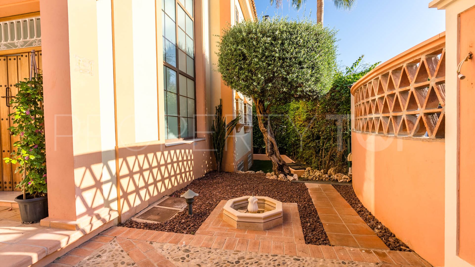 Se vende villa de 4 dormitorios en Marbella Centro