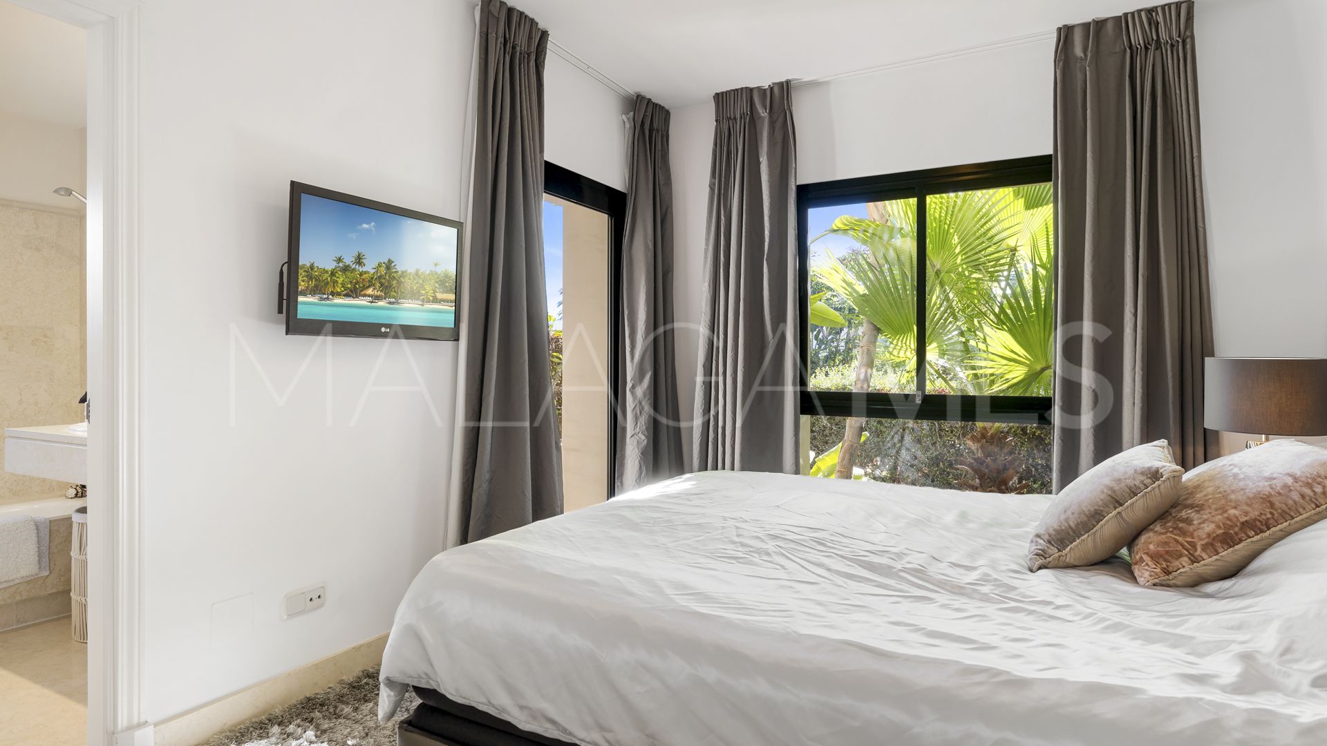 Markplanslägenhet for sale in Los Capanes del Golf