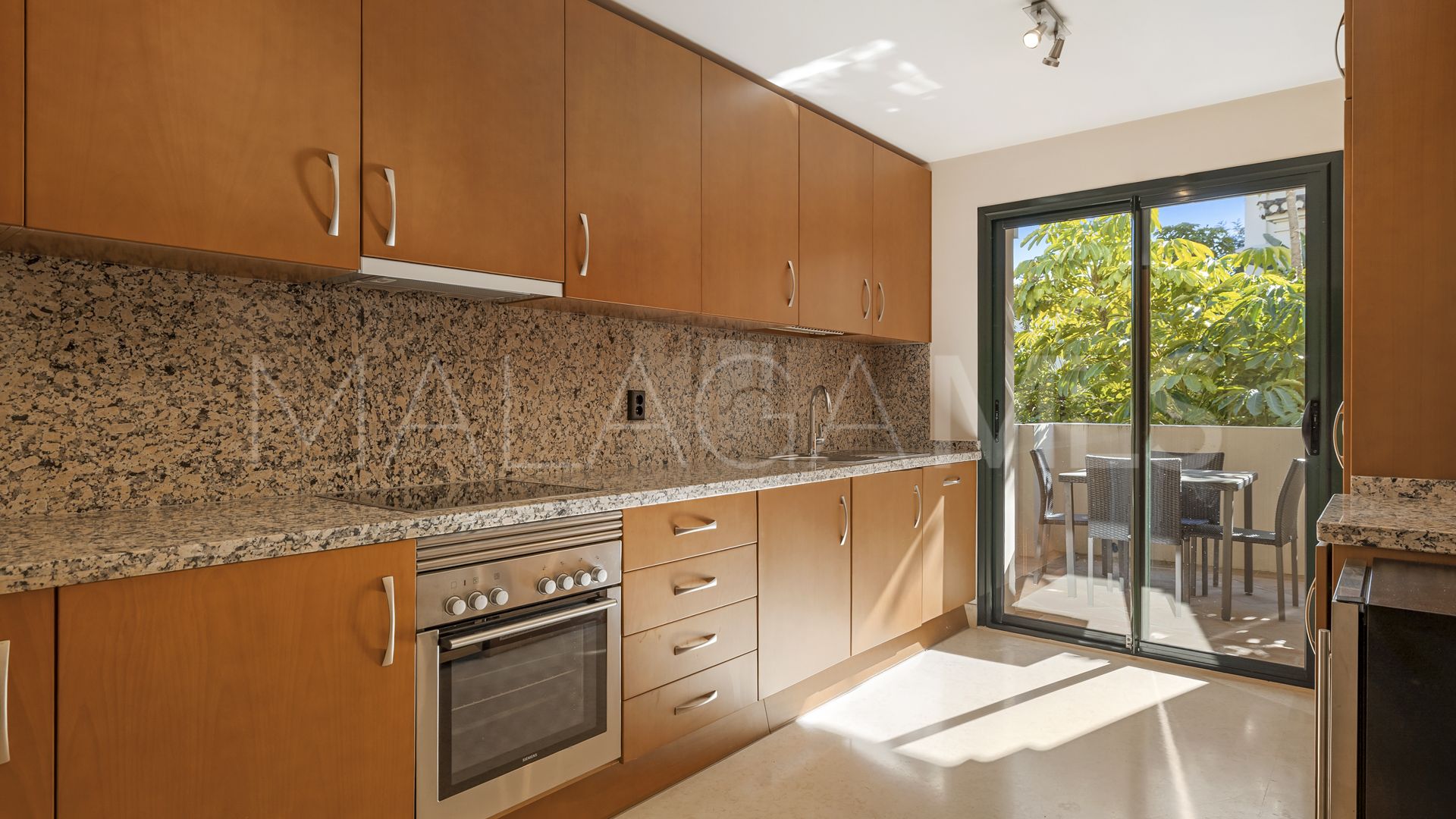Markplanslägenhet for sale in Los Capanes del Golf