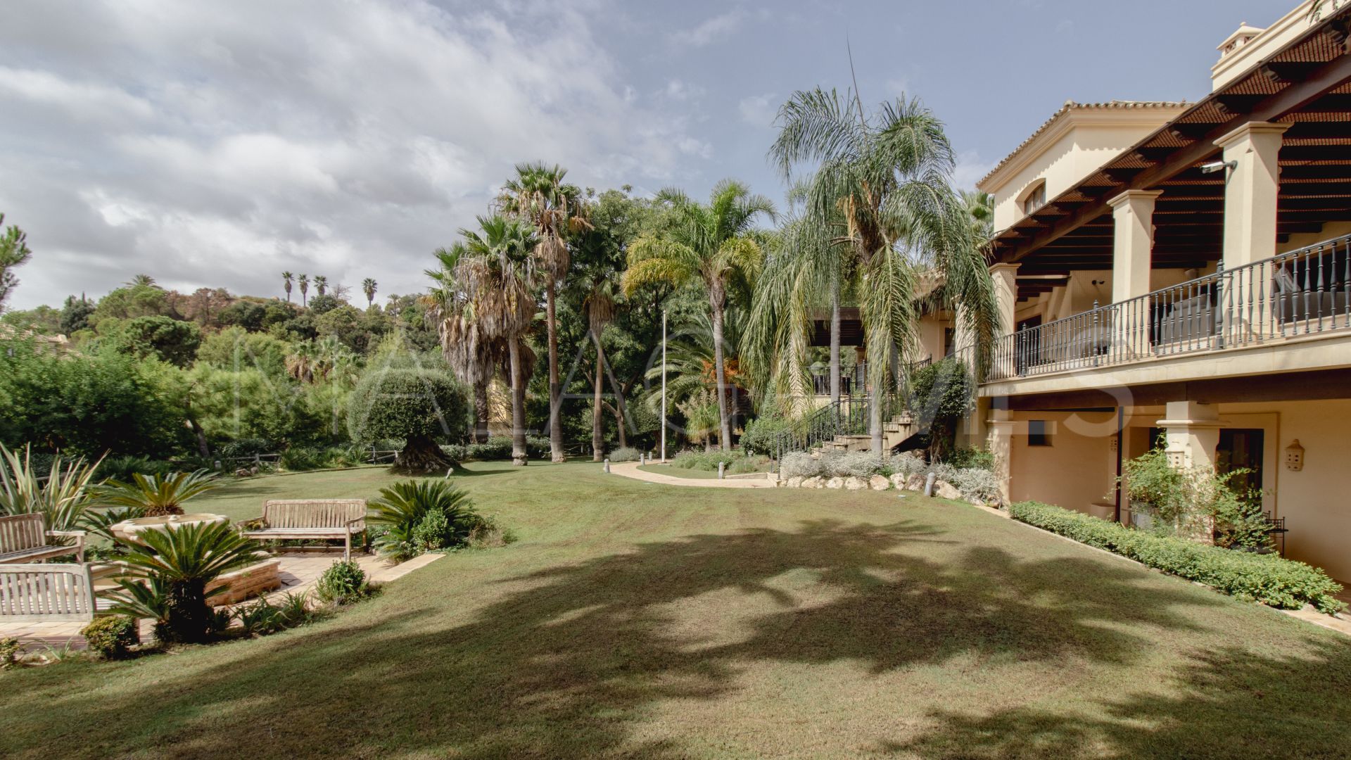Buy villa in La Zagaleta