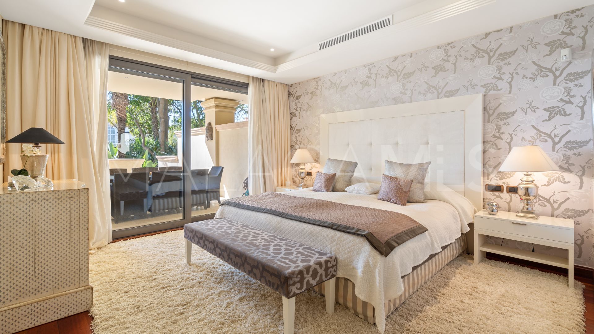 For sale Laguna de Banus 4 bedrooms ground floor duplex