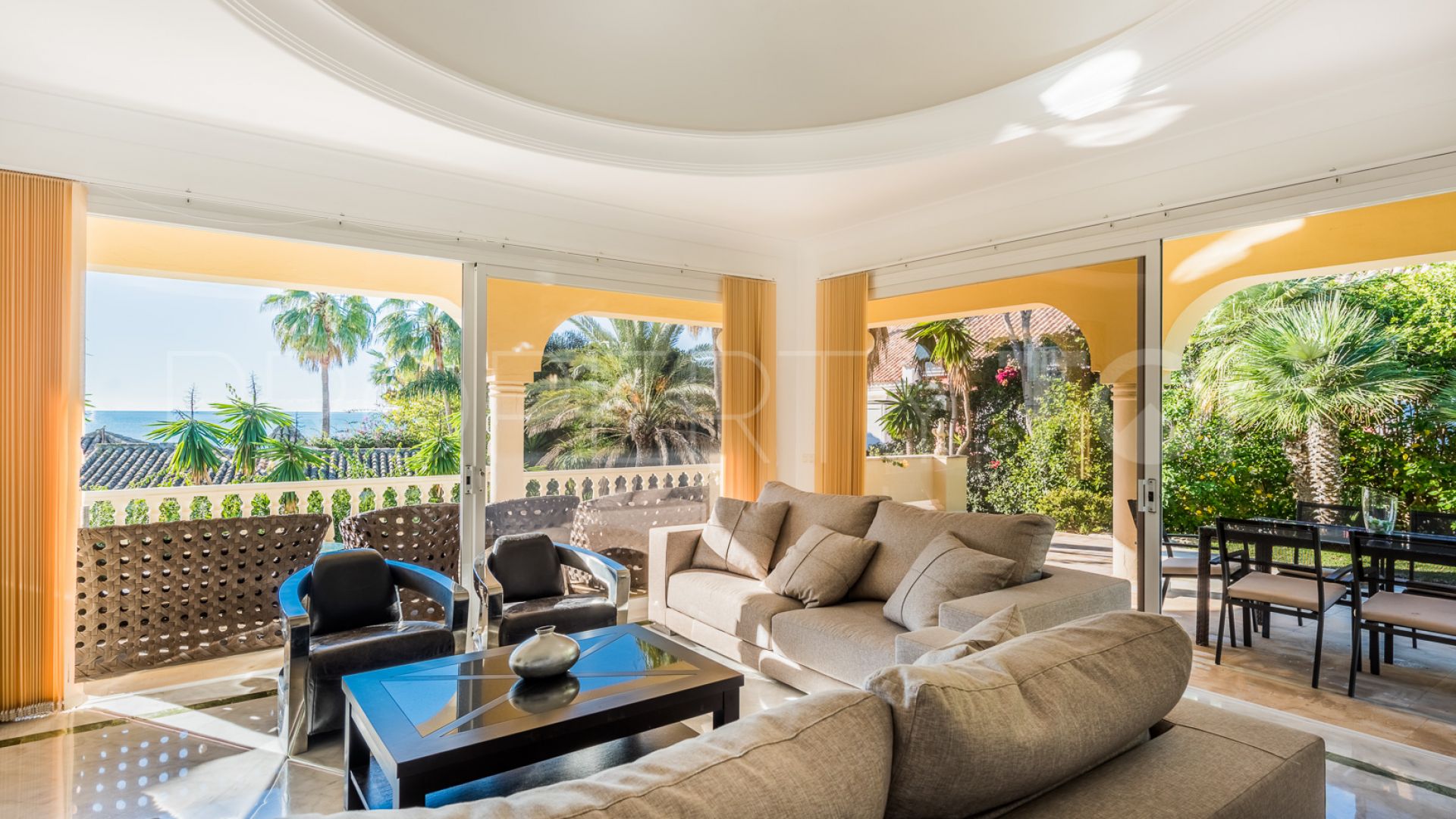 Se vende villa con 4 dormitorios en Bahia de Marbella