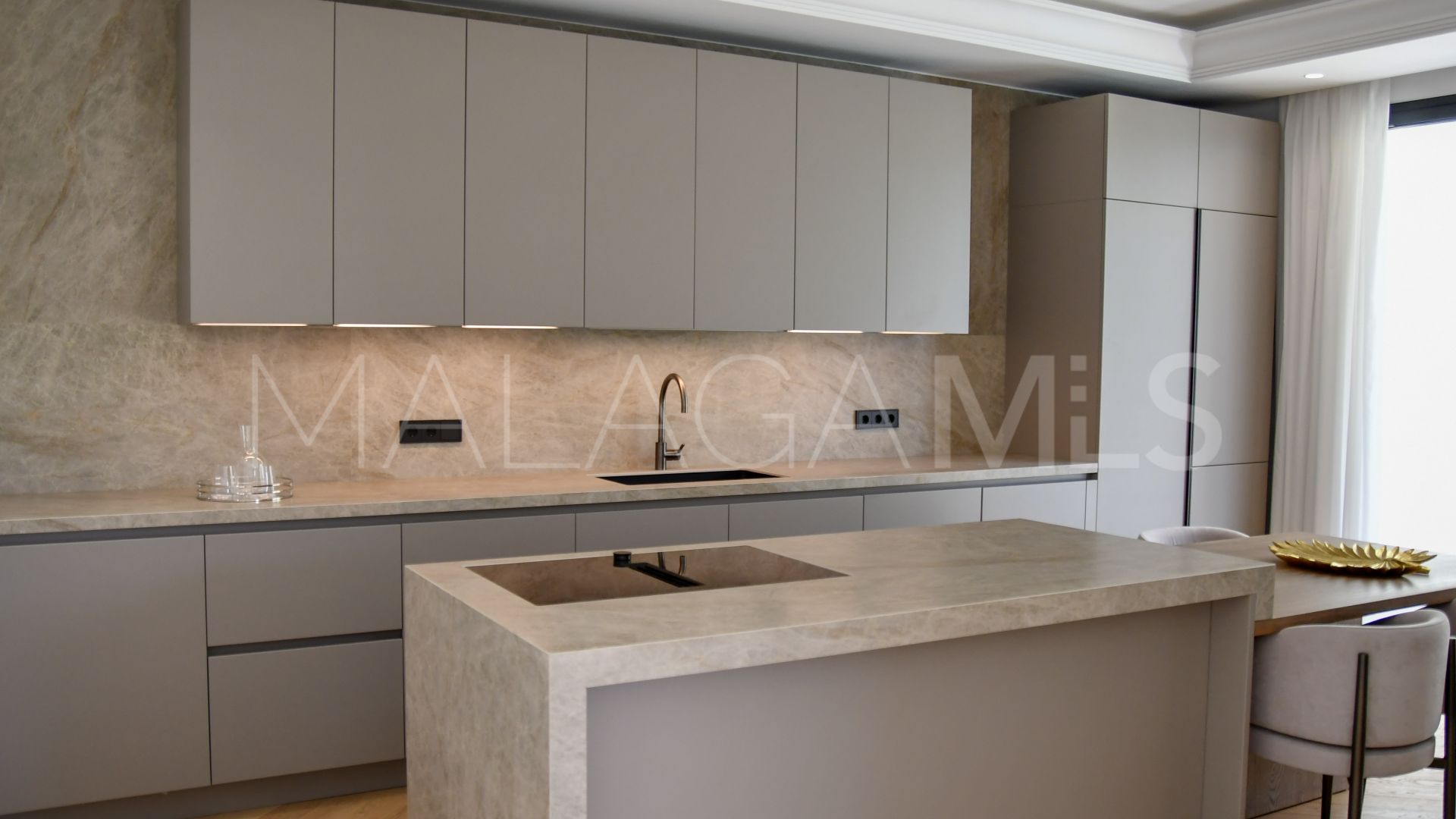 Villa for sale in Las Lomas del Marbella Club