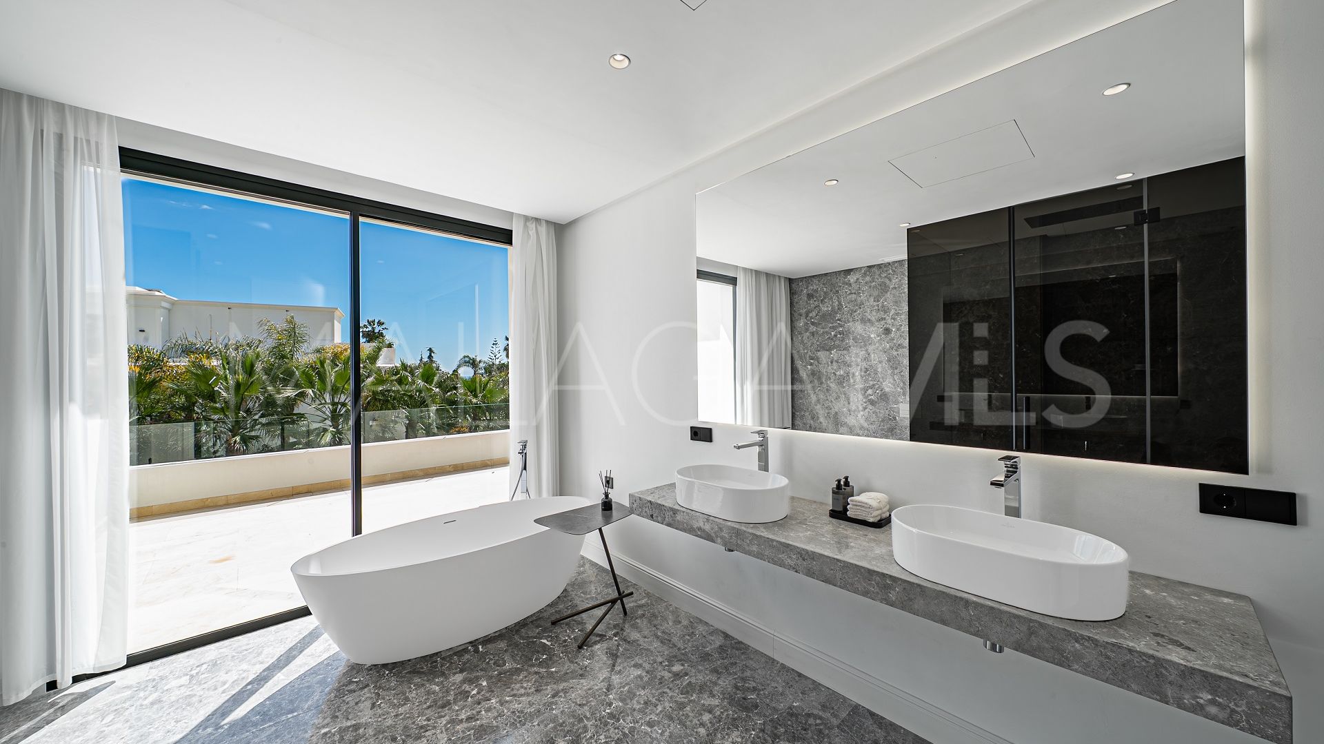 Villa for sale in Las Lomas del Marbella Club