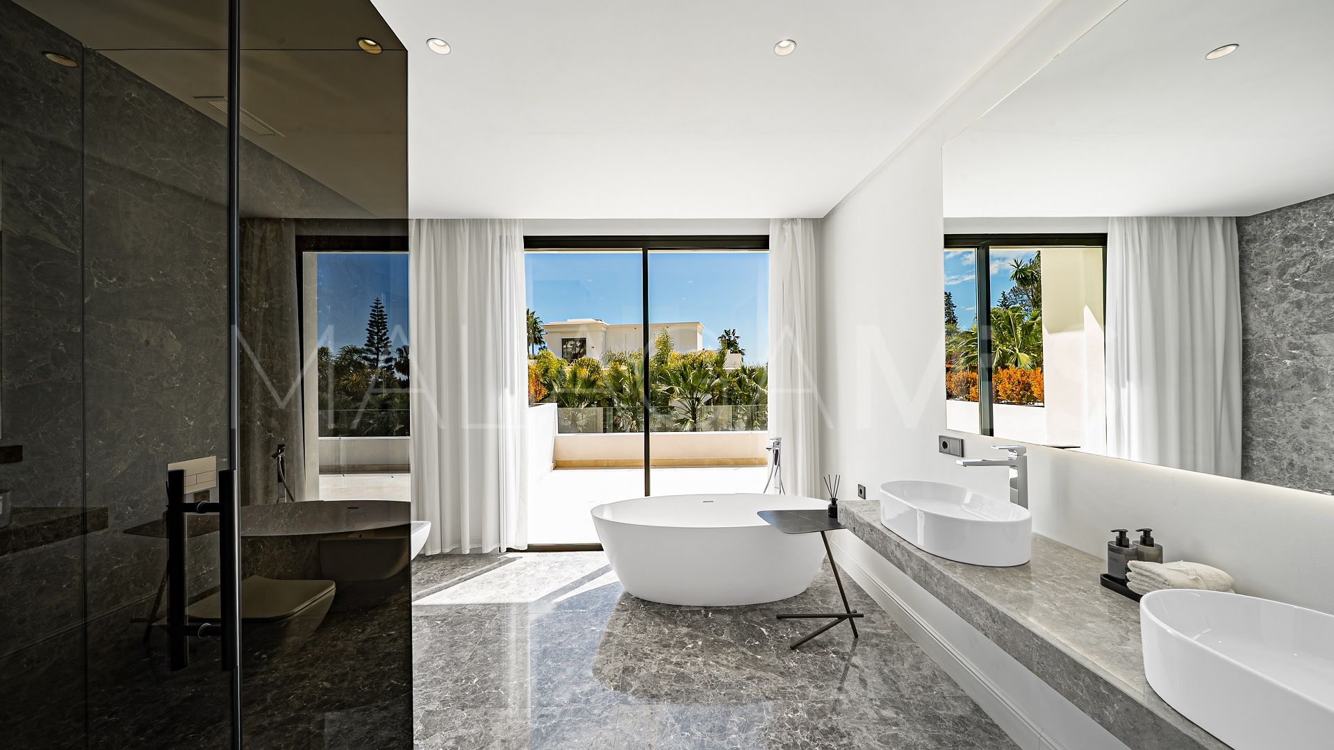 Villa for sale in Las Lomas del Marbella Club