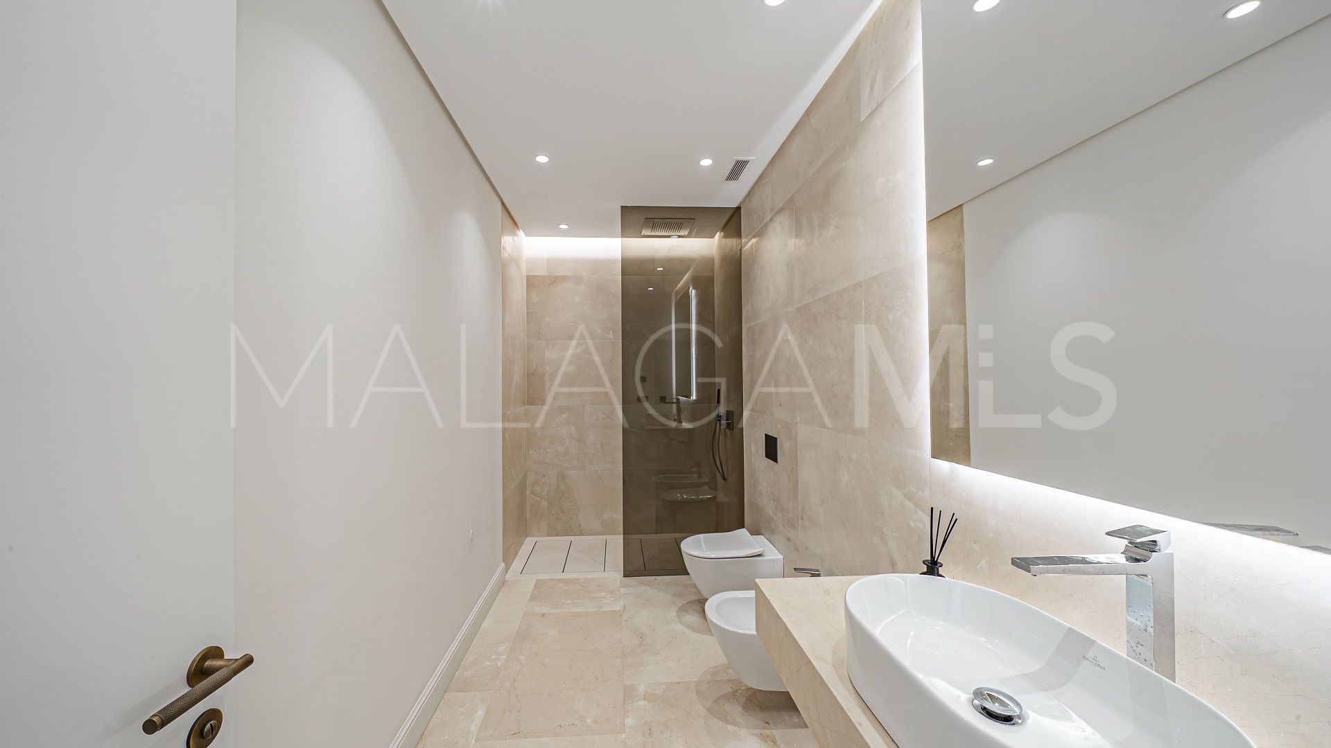 Villa for sale in Las Lomas del Marbella Club