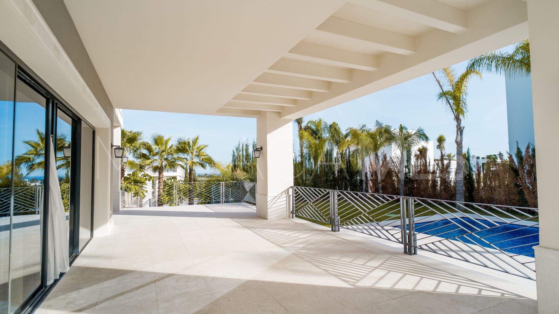 Villa for sale in Benahavis