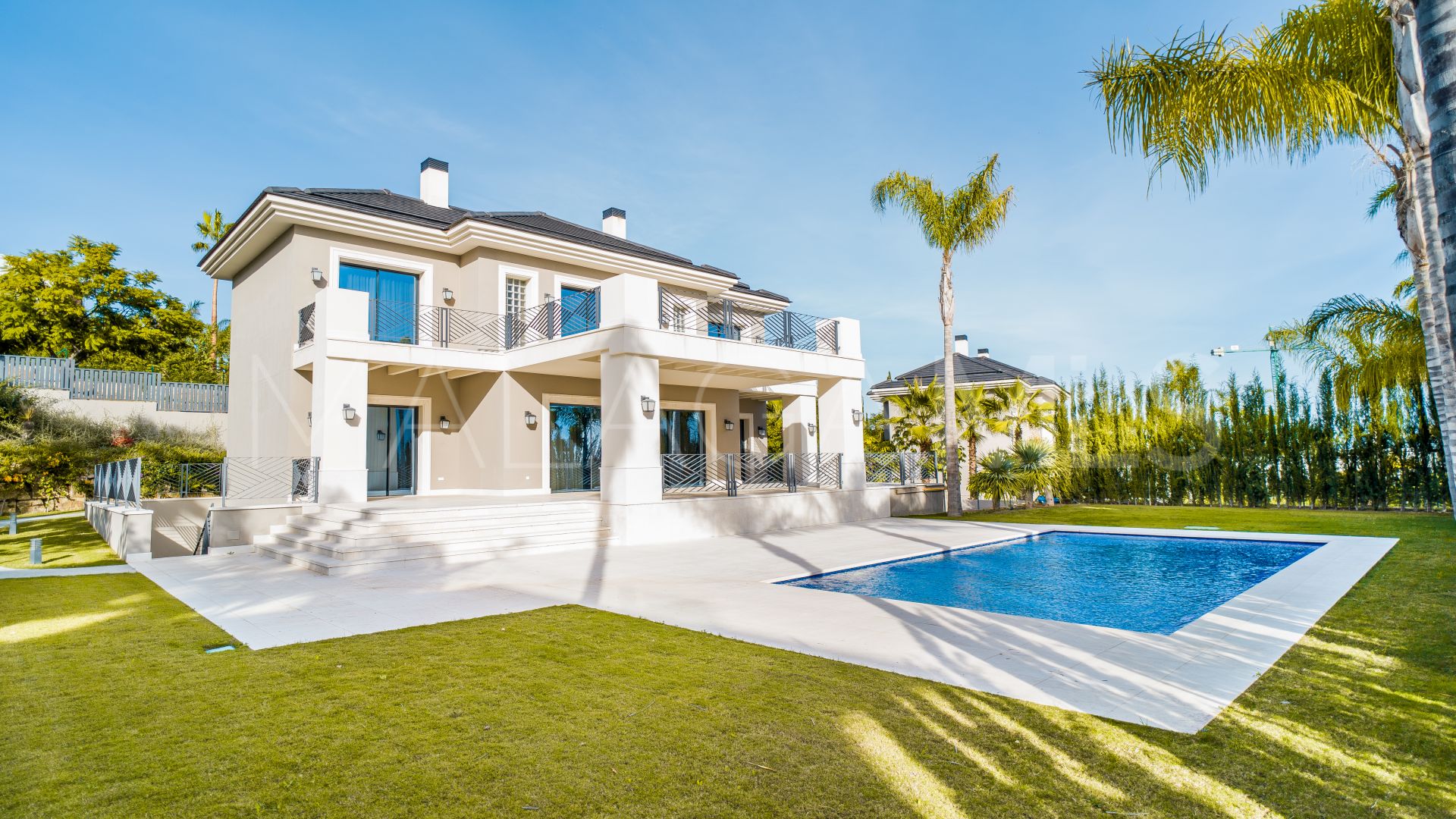 Villa for sale in Benahavis