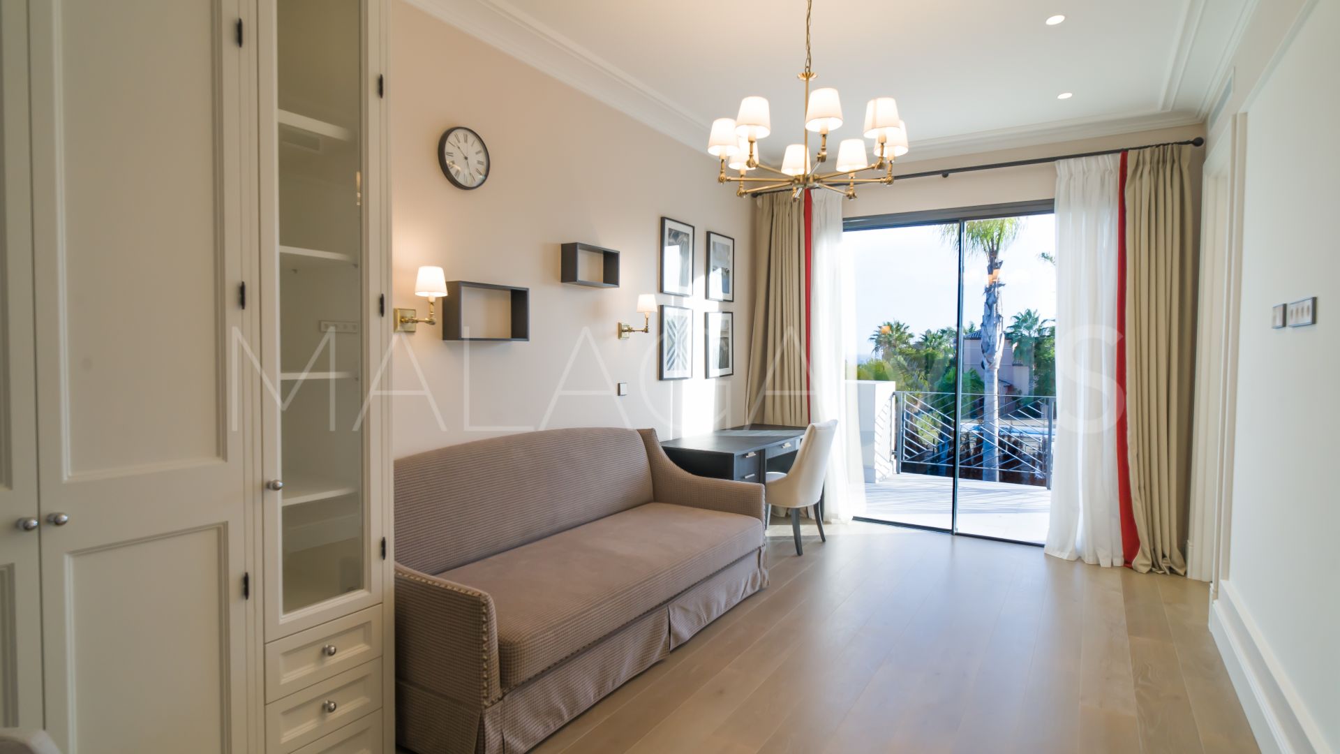 Villa for sale in Benahavis