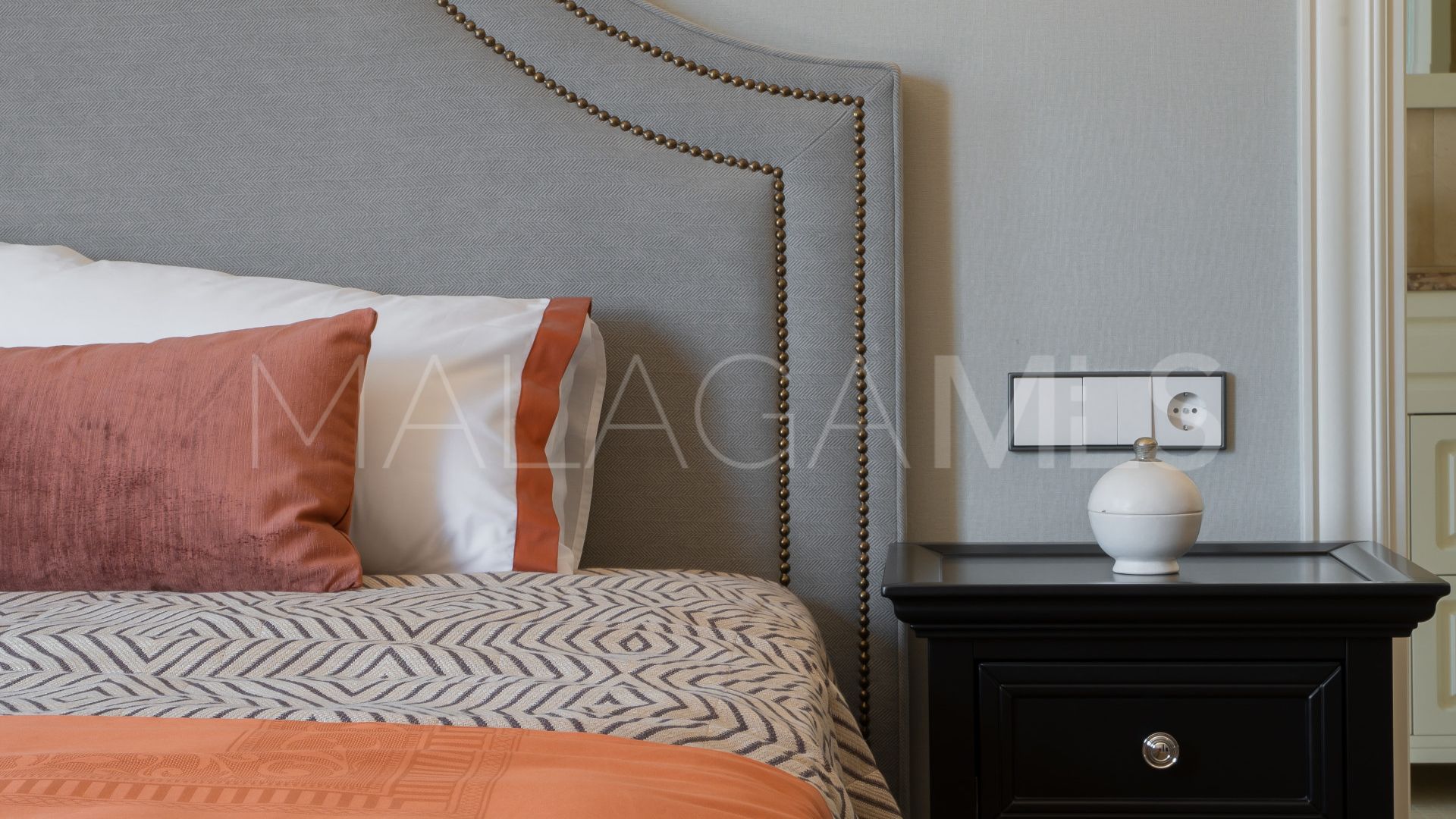 Villa for sale in Benahavis