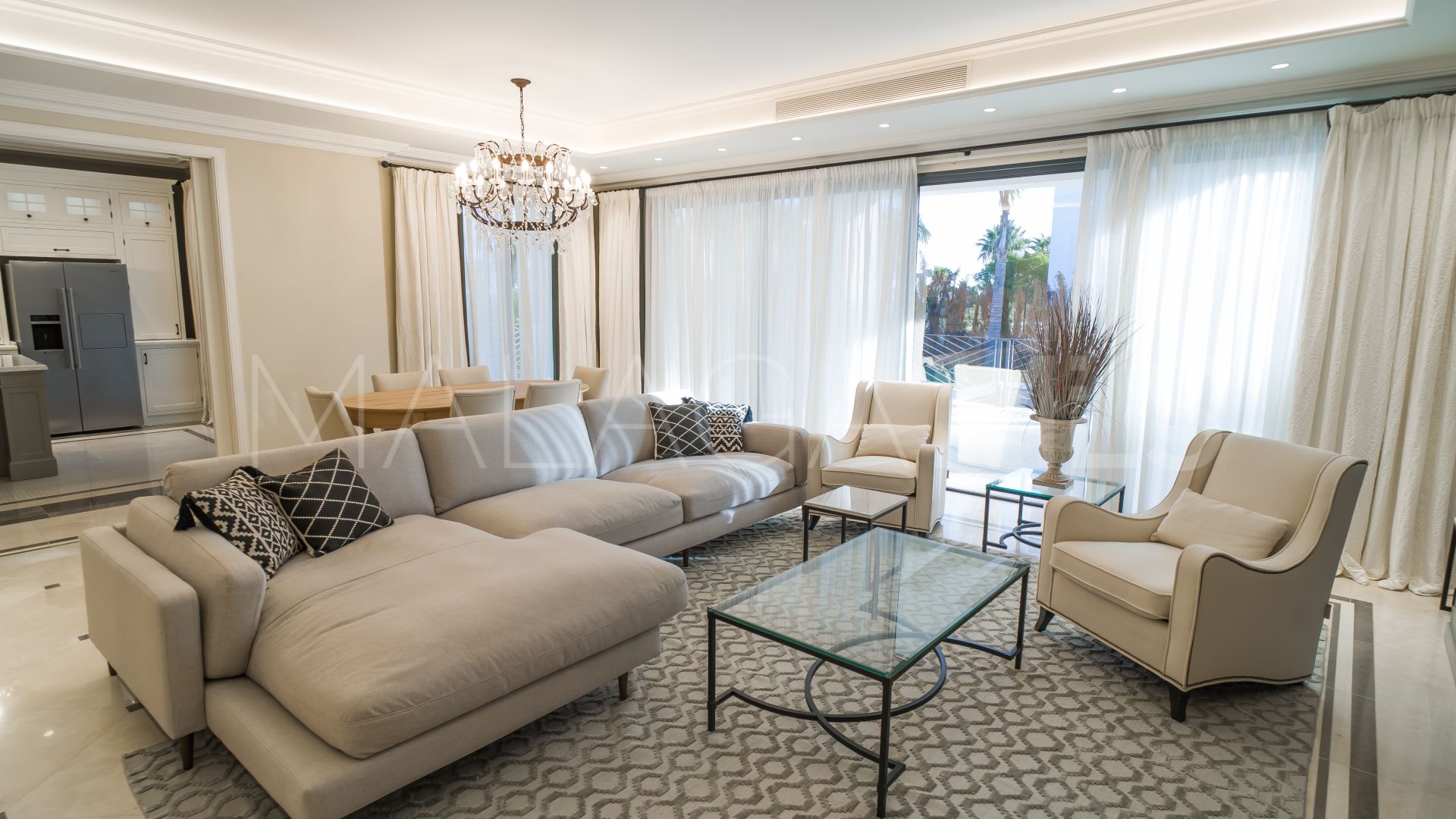 Villa for sale in Benahavis