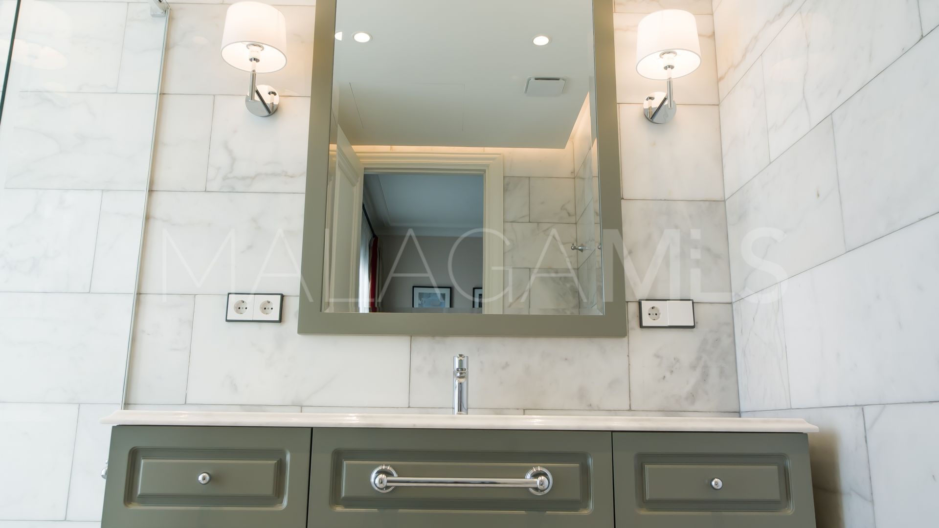 Villa for sale in Benahavis