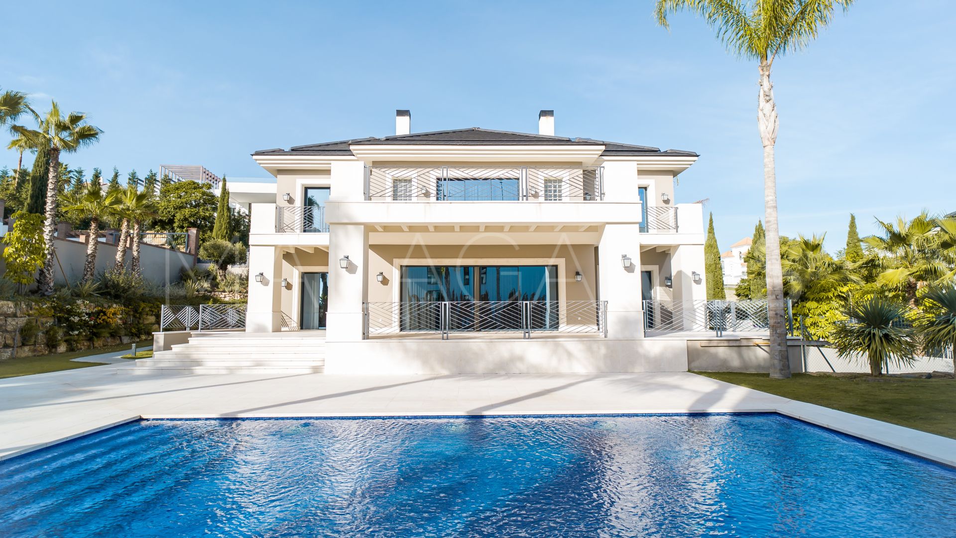 Villa for sale in Benahavis