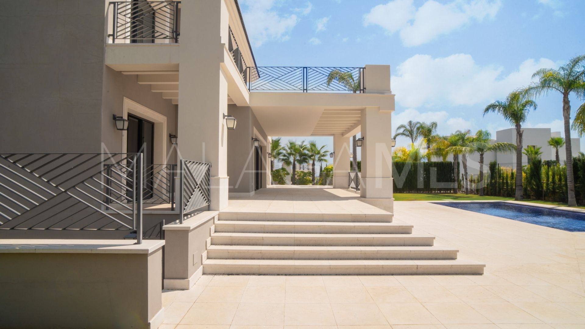 Villa for sale in Benahavis