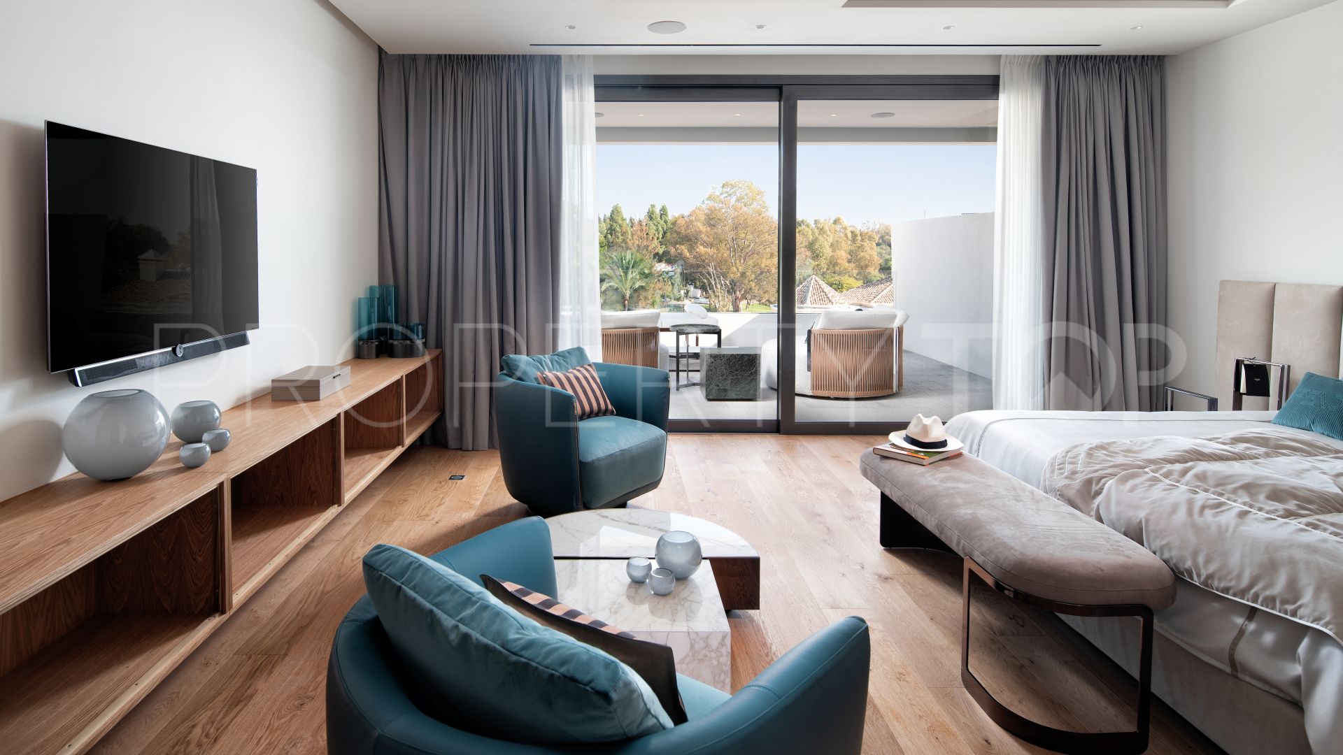Ground floor duplex for sale in Epic Marbella with 4 bedrooms
