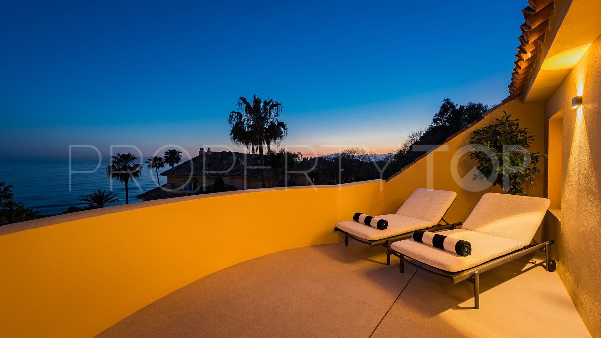 Duplex penthouse for sale in Marbella East