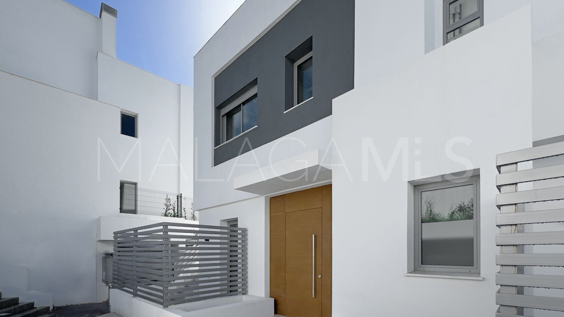 Buy 3 bedrooms semi detached villa in Guadalmina Alta