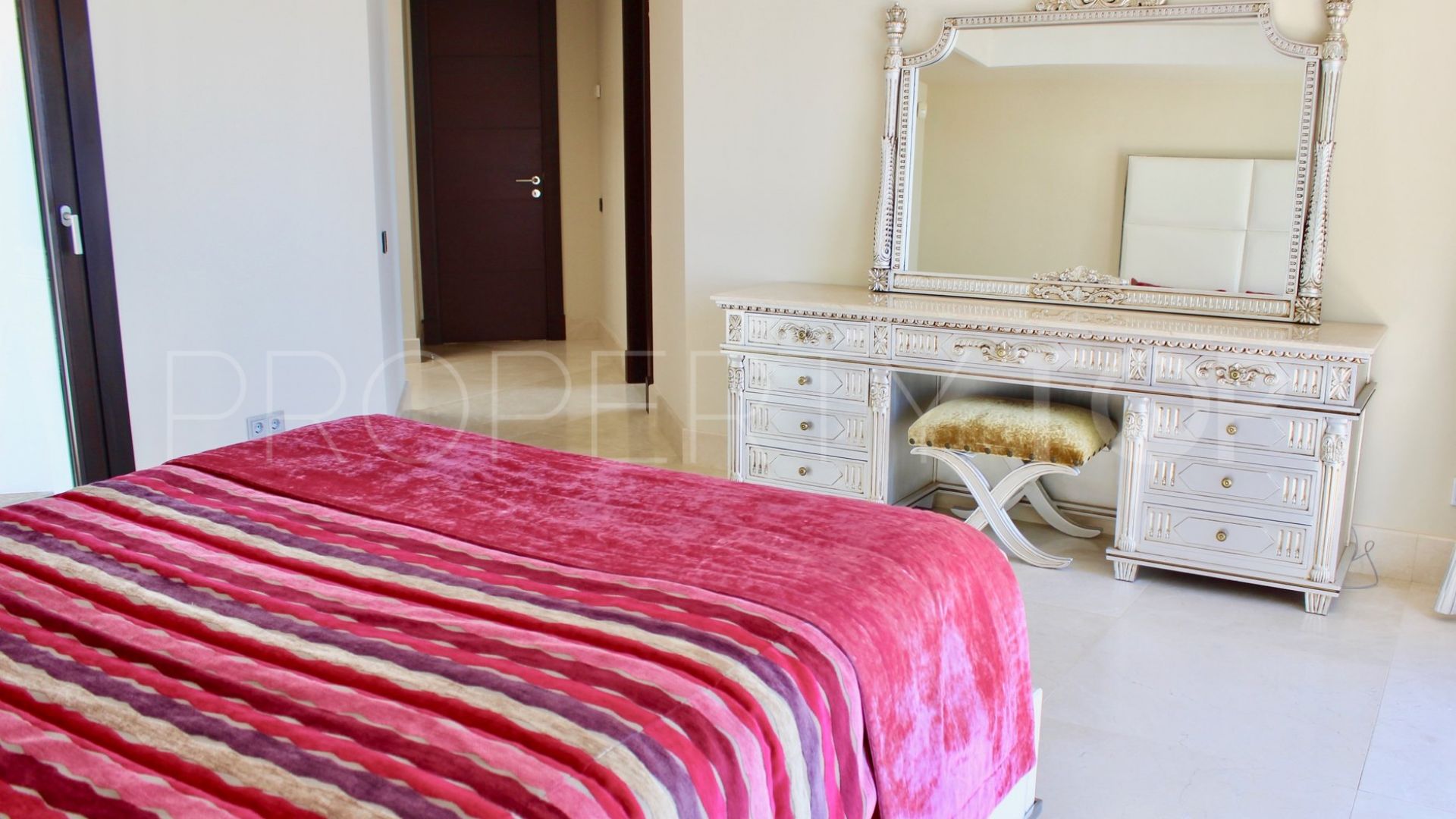 5 bedrooms villa for sale in Sierra Blanca